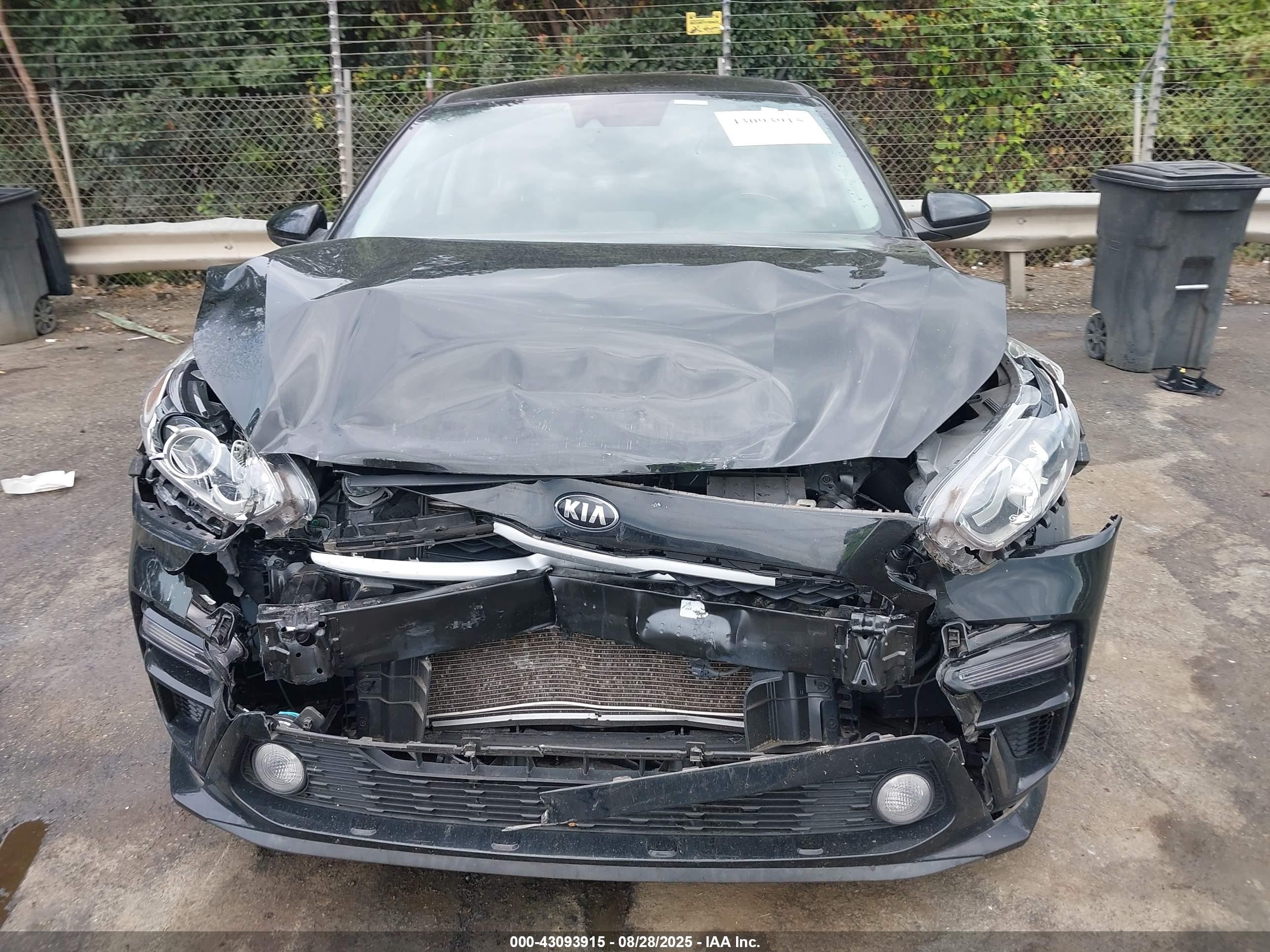 2021 Kia Forte Lxs Черный vin: 3KPF24AD5ME318626