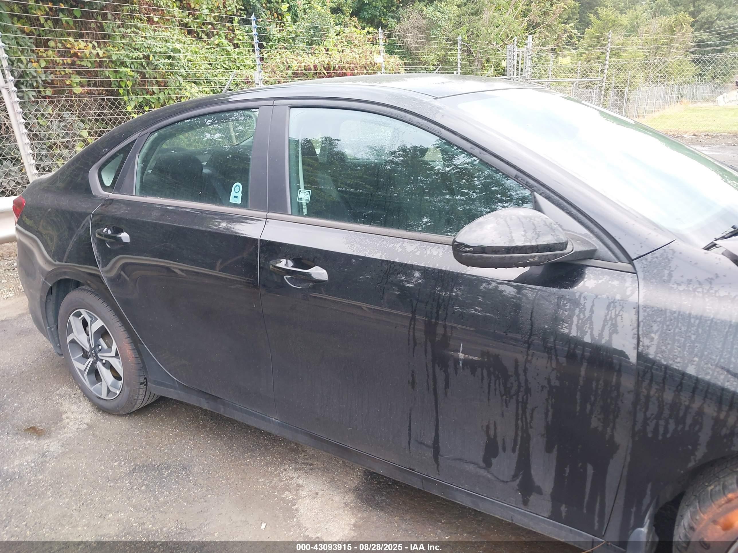2021 Kia Forte Lxs Черный vin: 3KPF24AD5ME318626