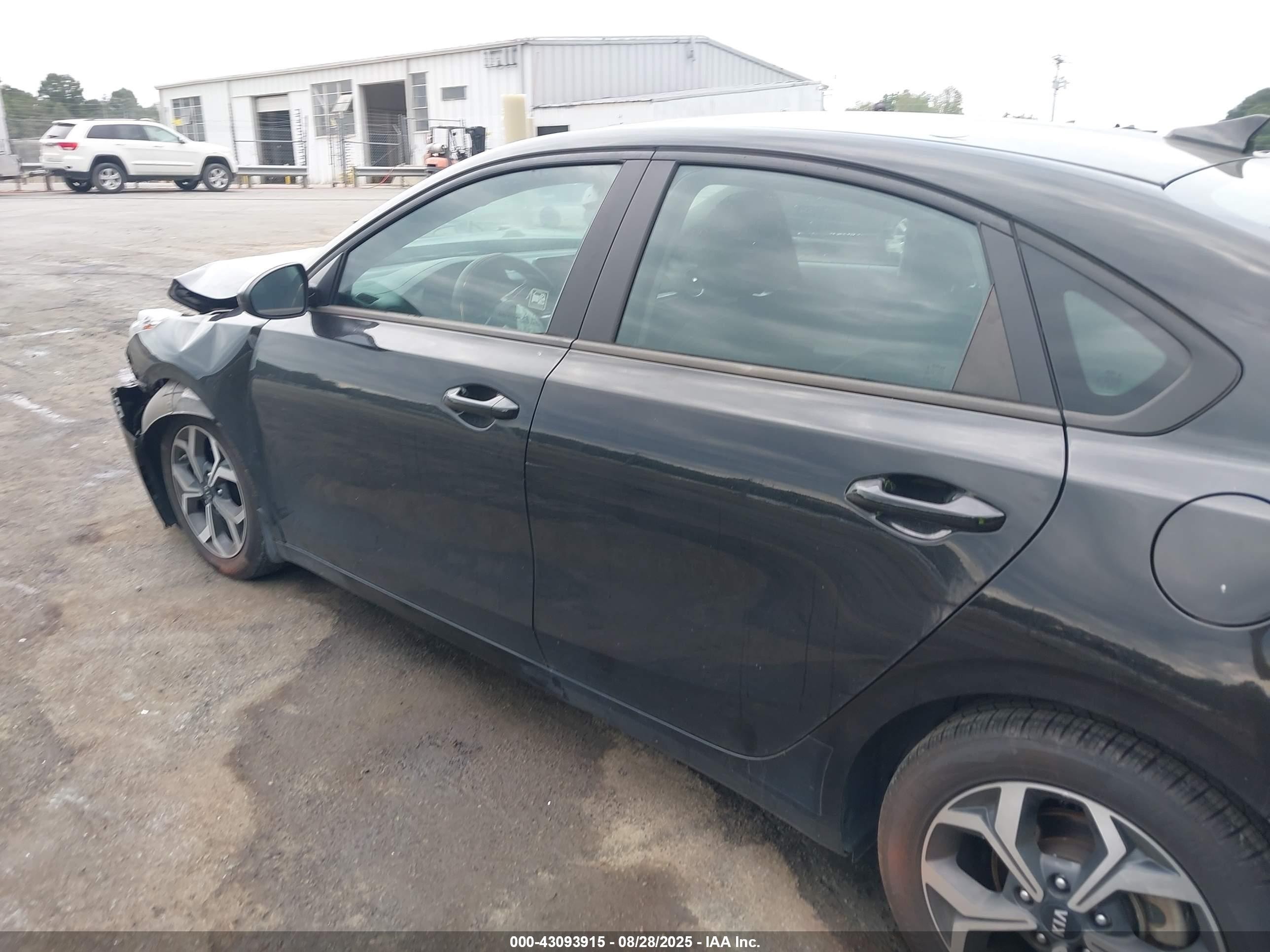 2021 Kia Forte Lxs Черный vin: 3KPF24AD5ME318626