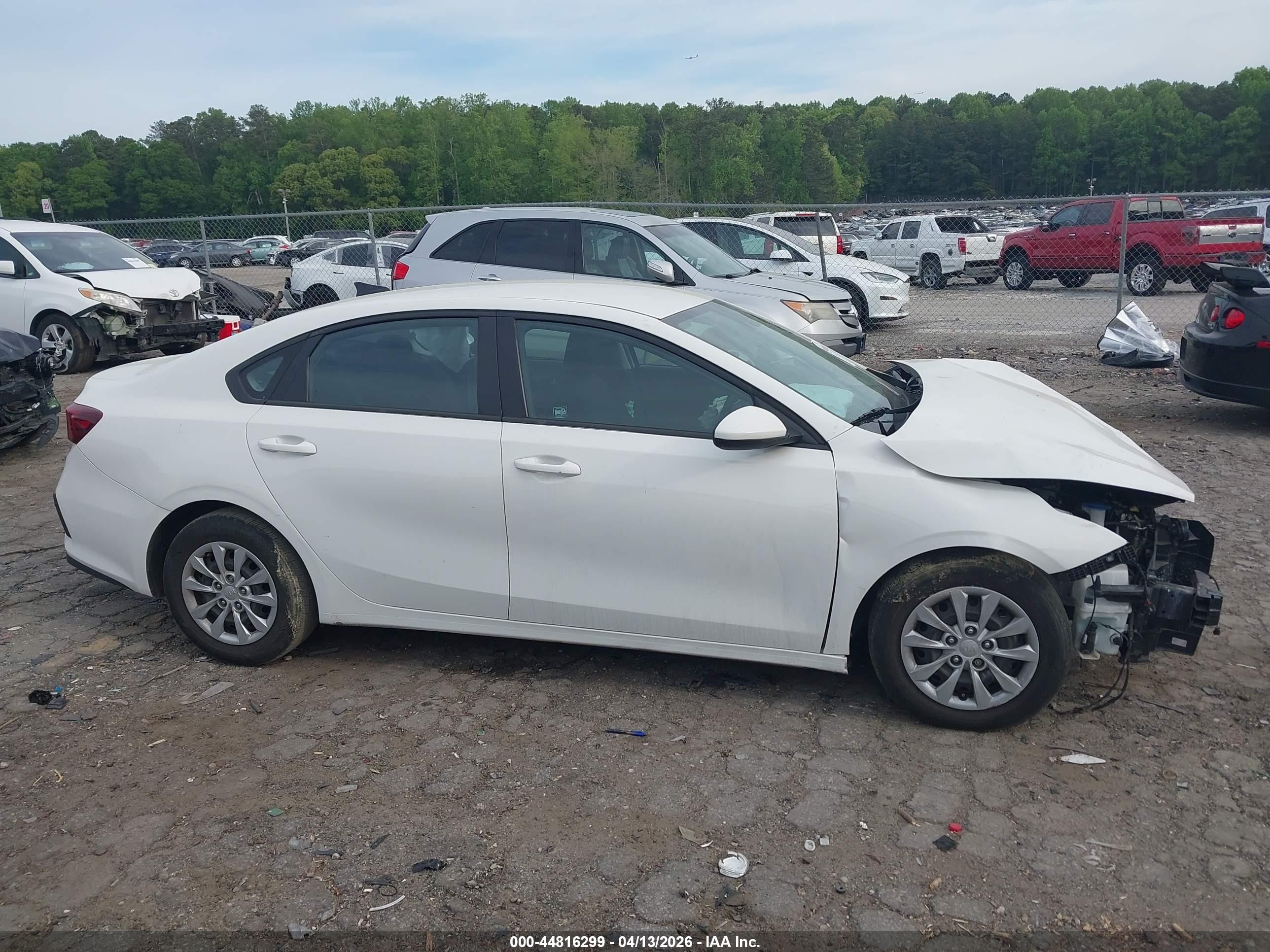 2021 Kia Forte Fe Белый vin: 3KPF24AD5ME402722