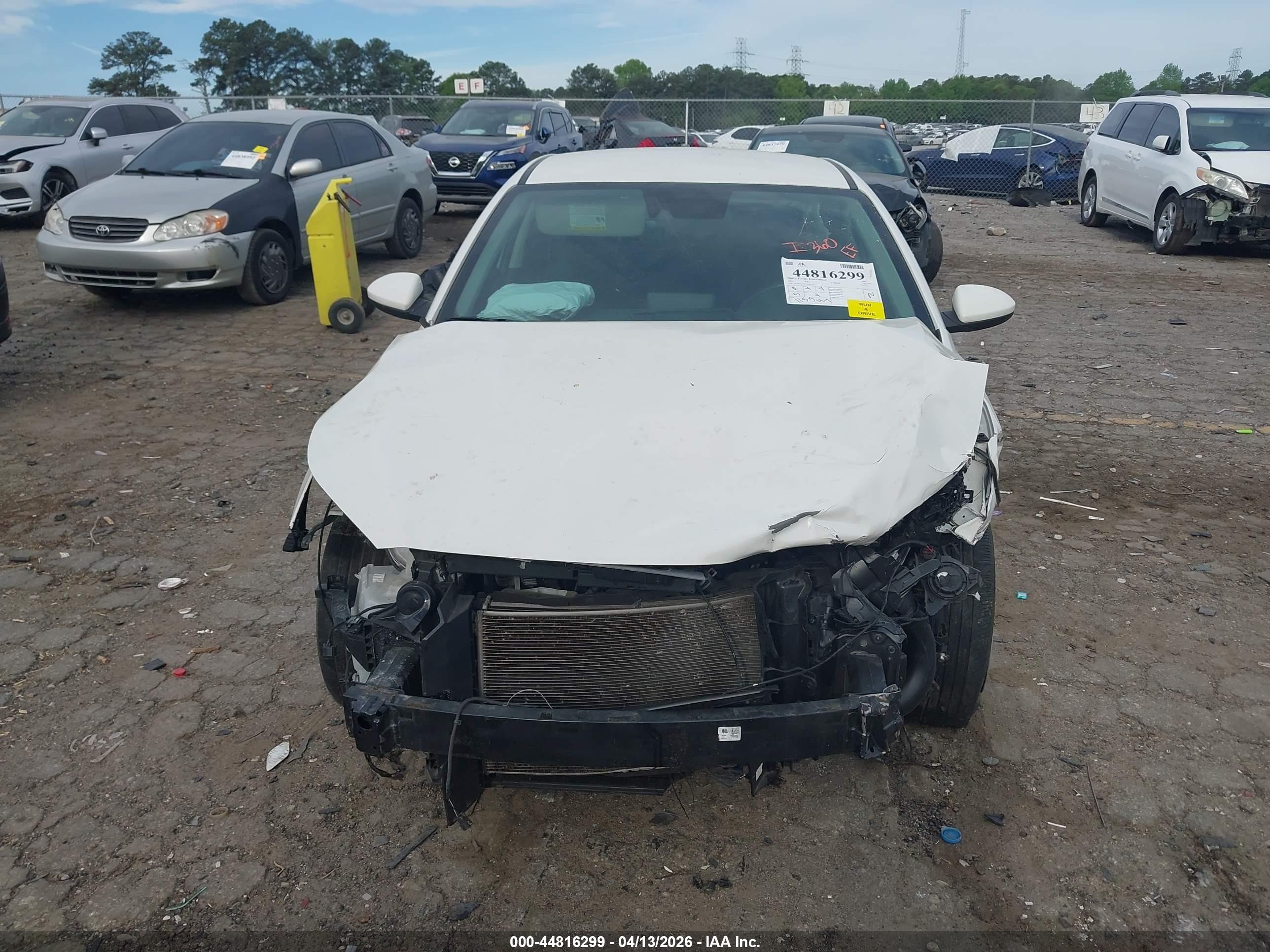 2021 Kia Forte Fe Белый vin: 3KPF24AD5ME402722
