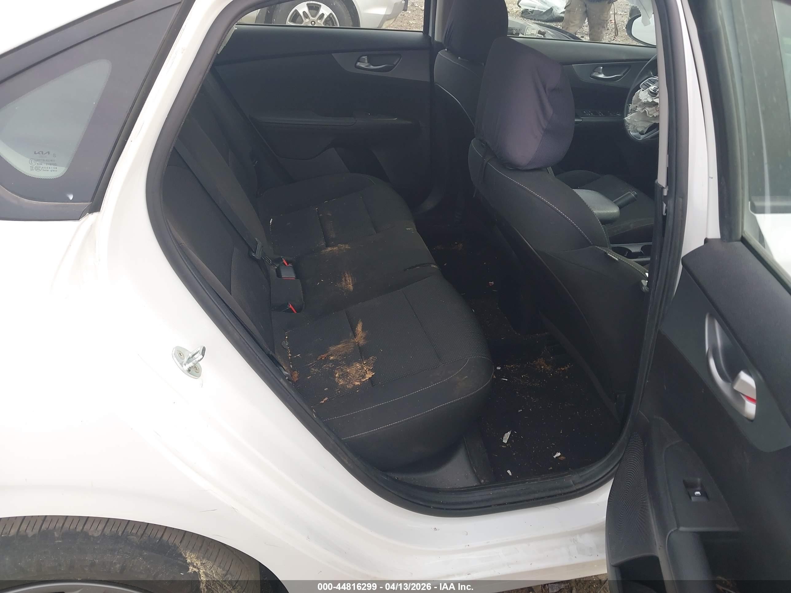 2021 Kia Forte Fe Белый vin: 3KPF24AD5ME402722