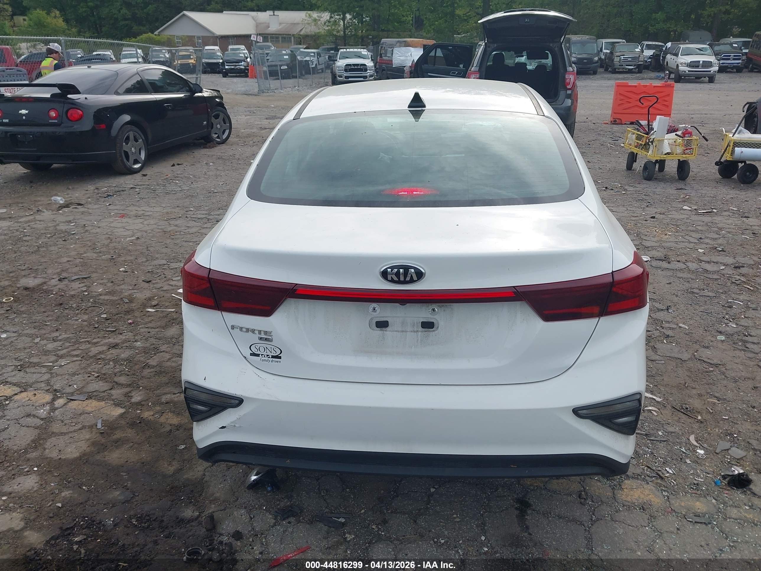 2021 Kia Forte Fe Белый vin: 3KPF24AD5ME402722