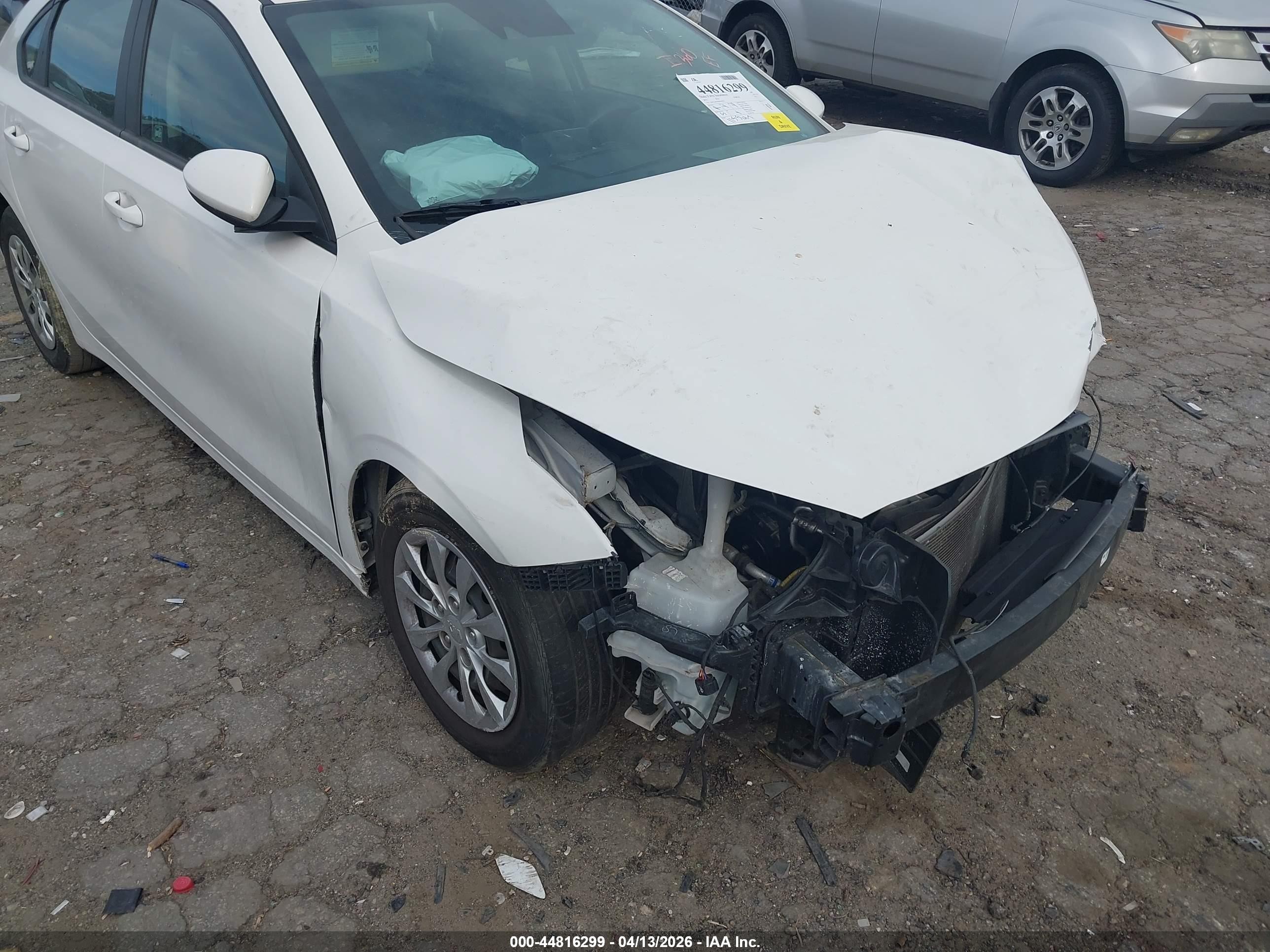 2021 Kia Forte Fe Белый vin: 3KPF24AD5ME402722