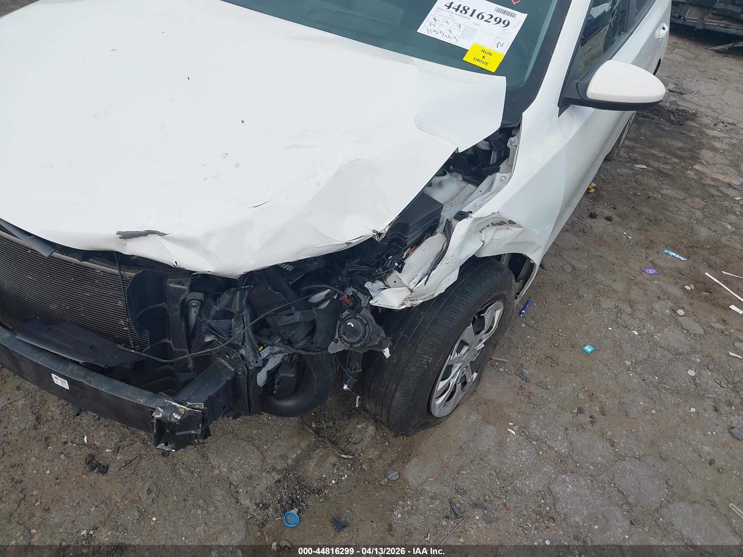 2021 Kia Forte Fe Белый vin: 3KPF24AD5ME402722
