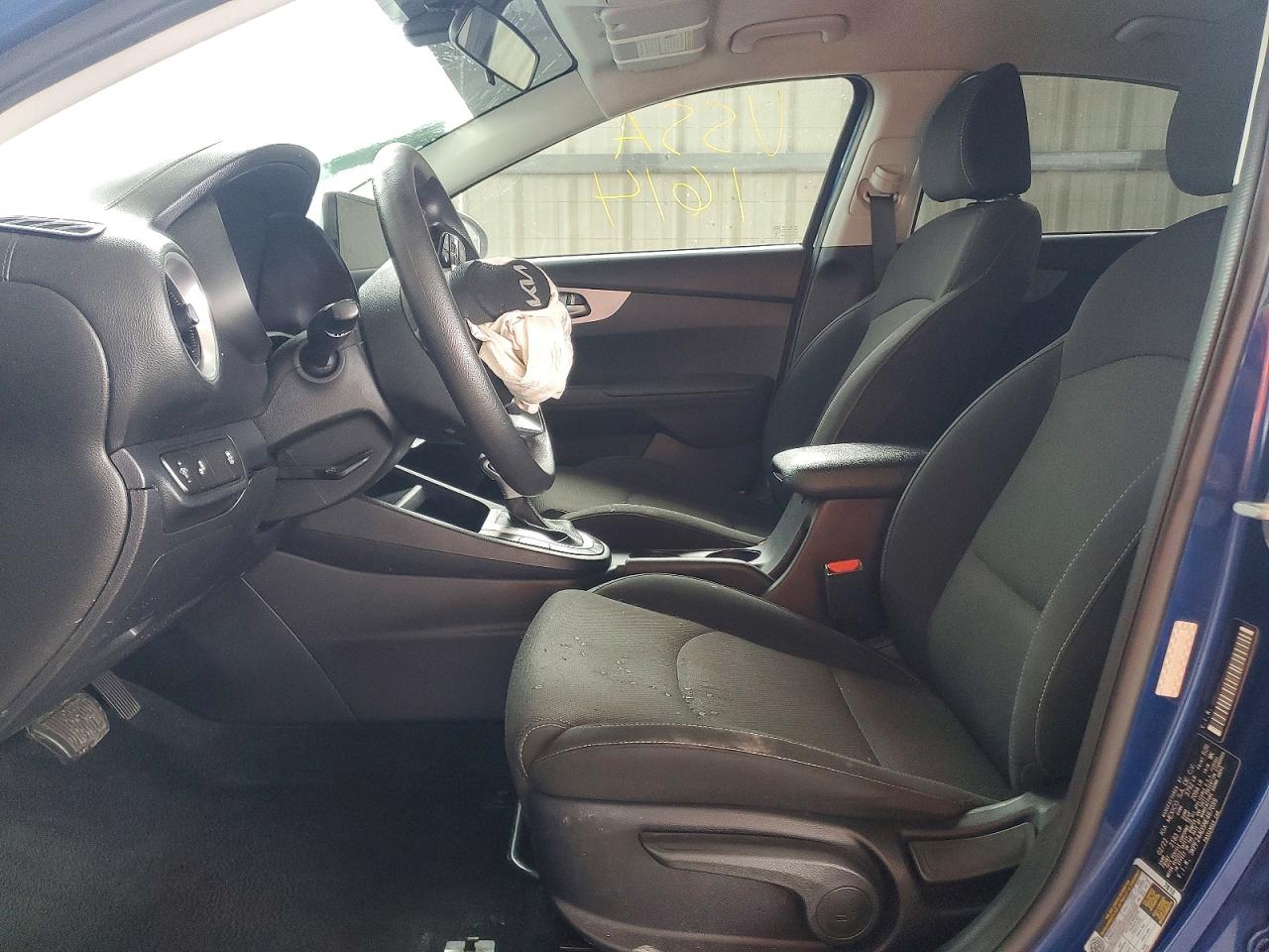 2022 Kia Forte Lxs Blue vin: 3KPF24AD5NE467099