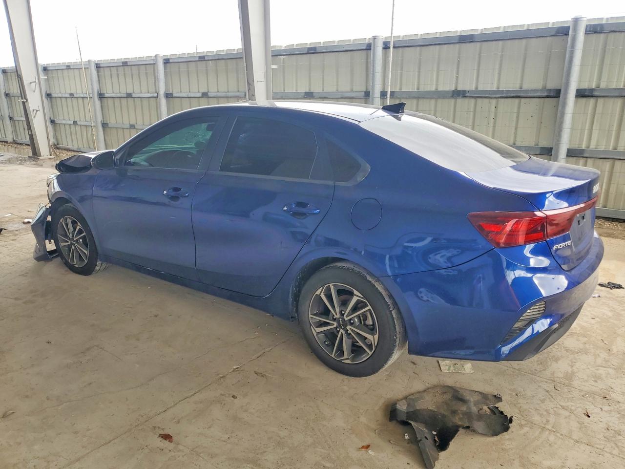 2022 Kia Forte Lxs Blue vin: 3KPF24AD5NE467099
