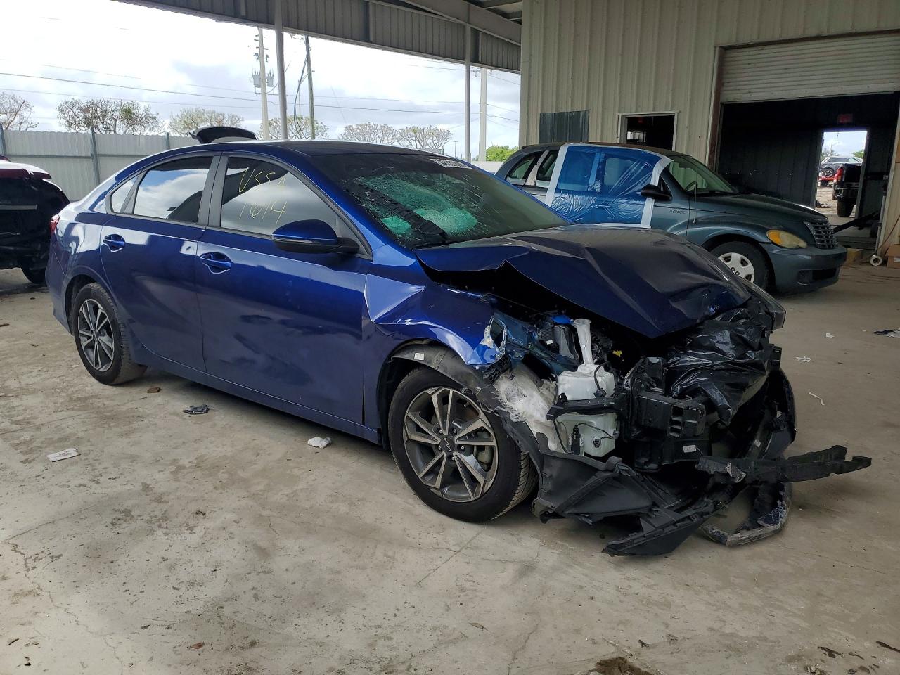 2022 Kia Forte Lxs Blue vin: 3KPF24AD5NE467099