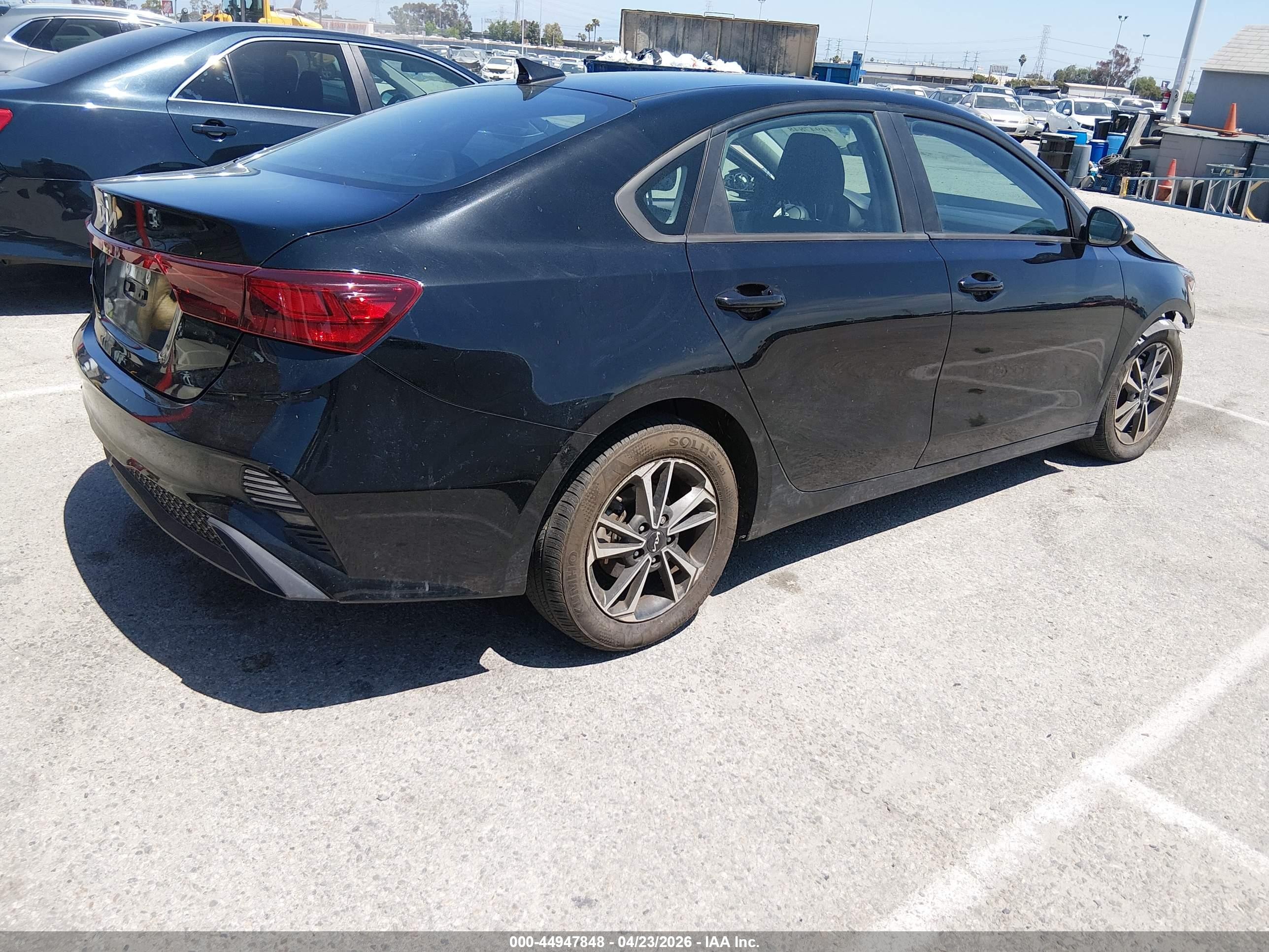 2024 Kia Forte Lxs Black vin: 3KPF24AD5RE730536
