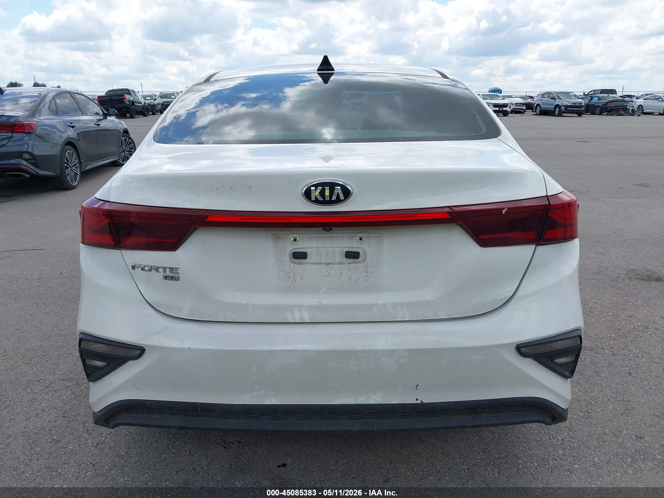 2019 Kia Forte Fe White vin: 3KPF24AD6KE007607