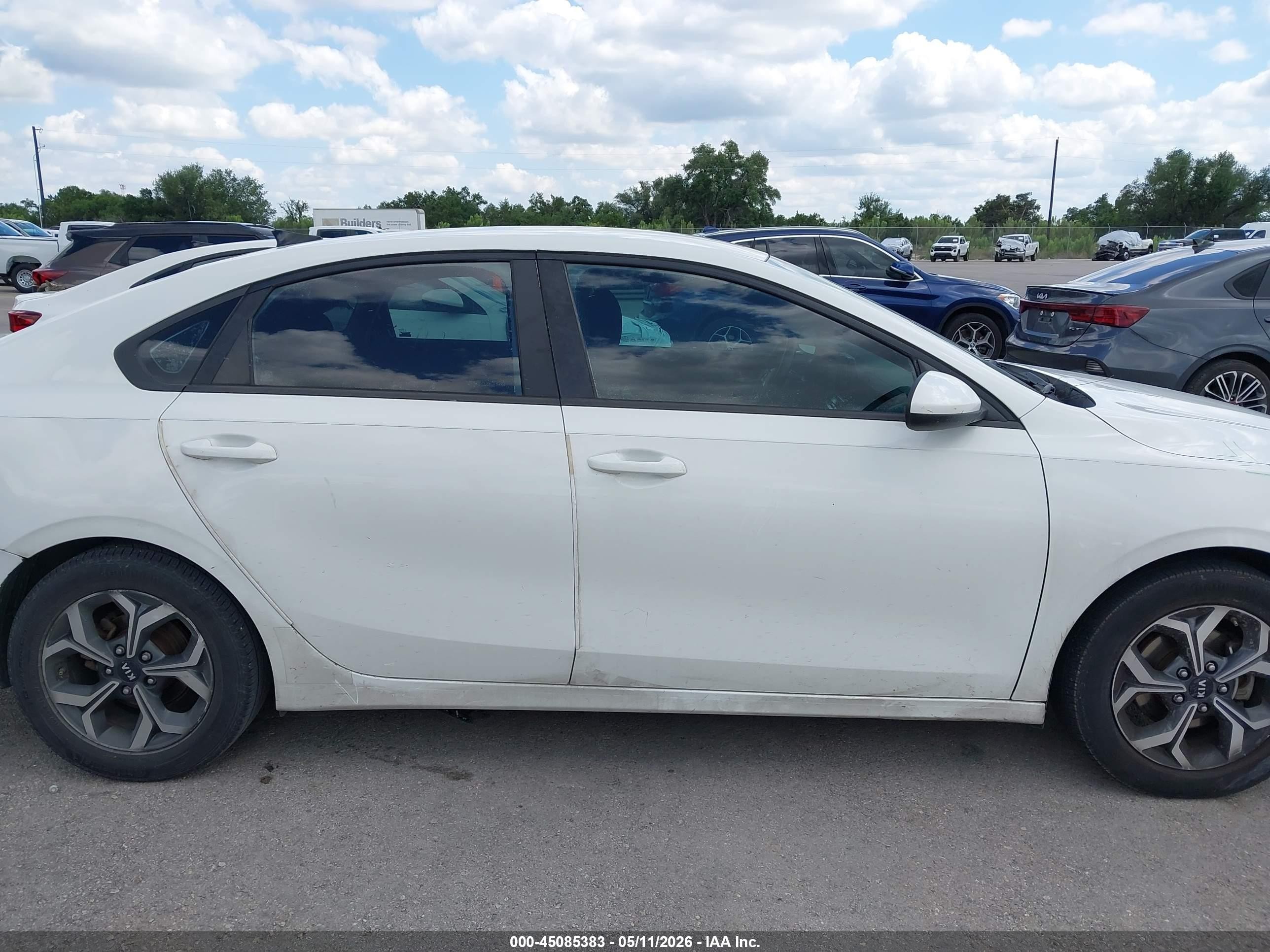 2019 Kia Forte Fe White vin: 3KPF24AD6KE007607