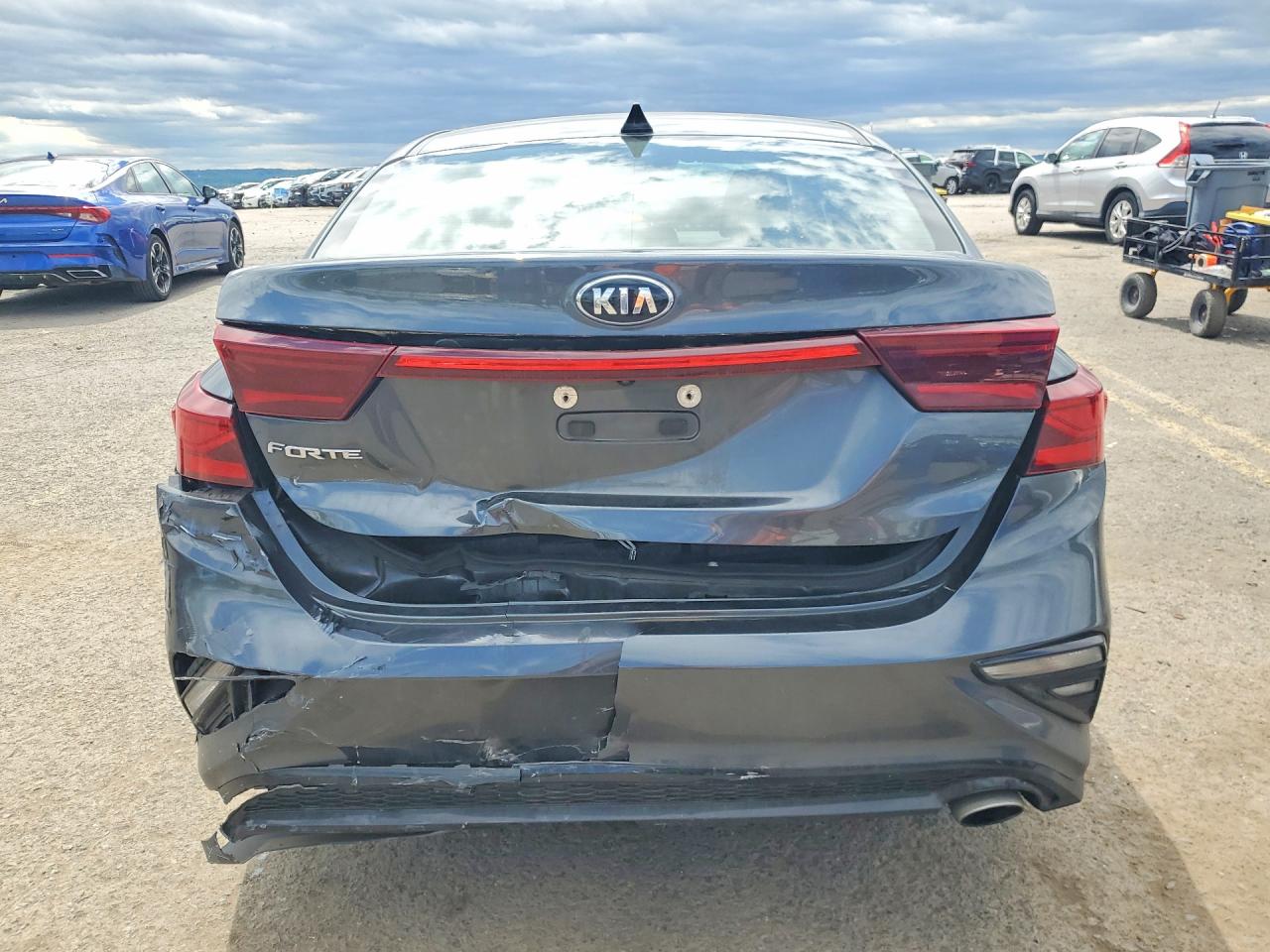 2019 Kia Forte Lxs Gray vin: 3KPF24AD6KE019983