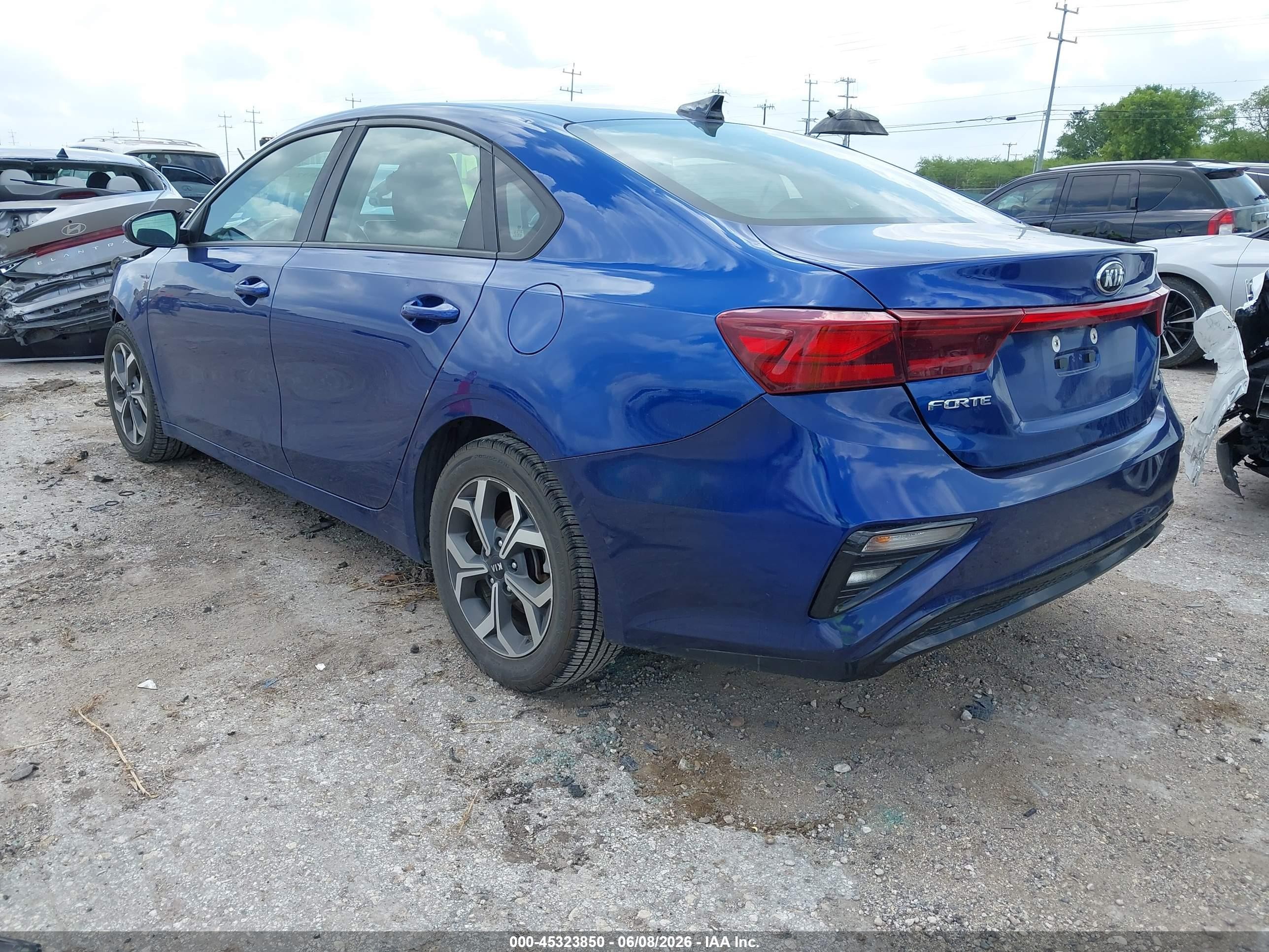 2019 Kia Forte Lxs Синий vin: 3KPF24AD6KE045886