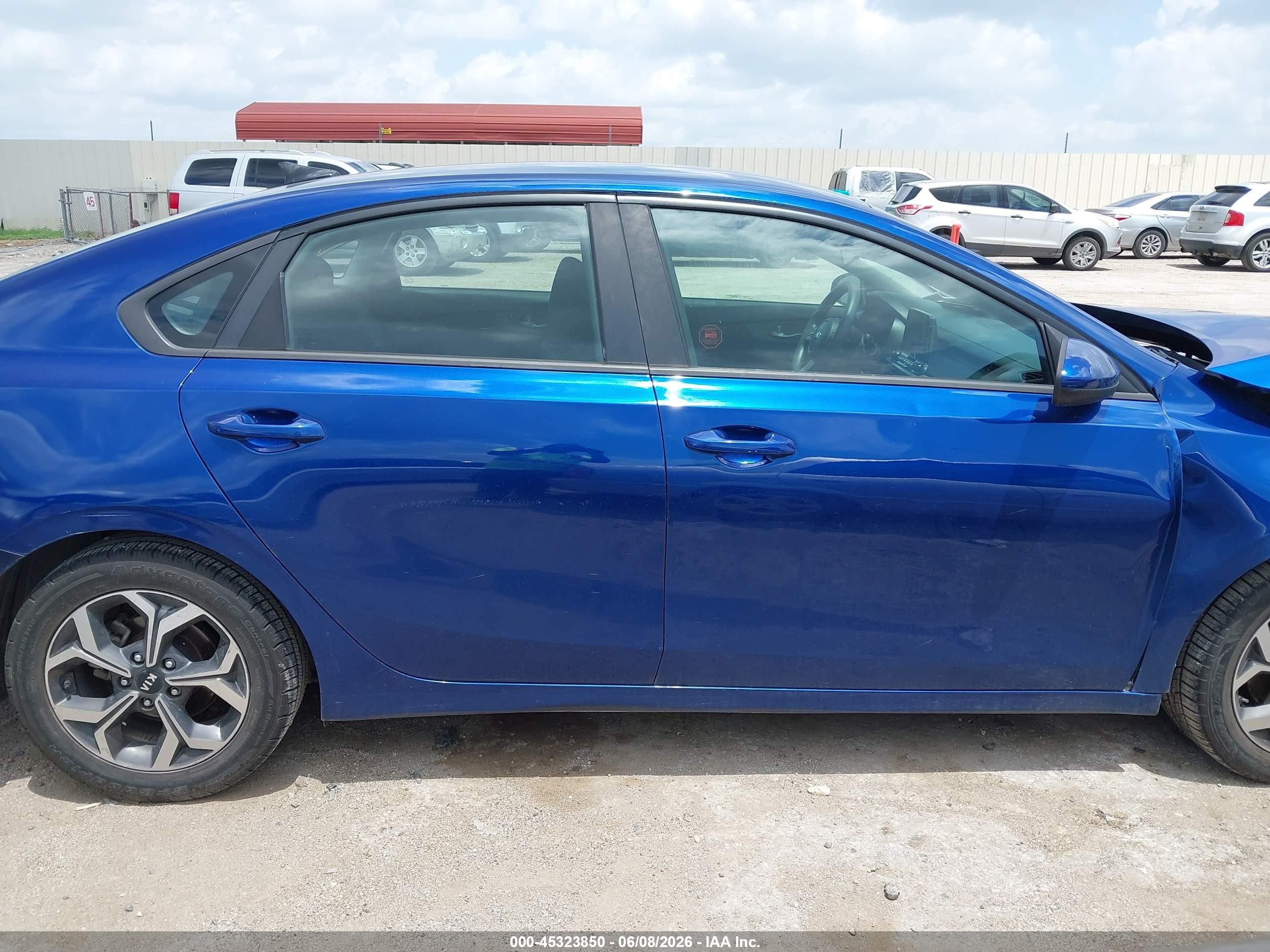 2019 Kia Forte Lxs Синий vin: 3KPF24AD6KE045886