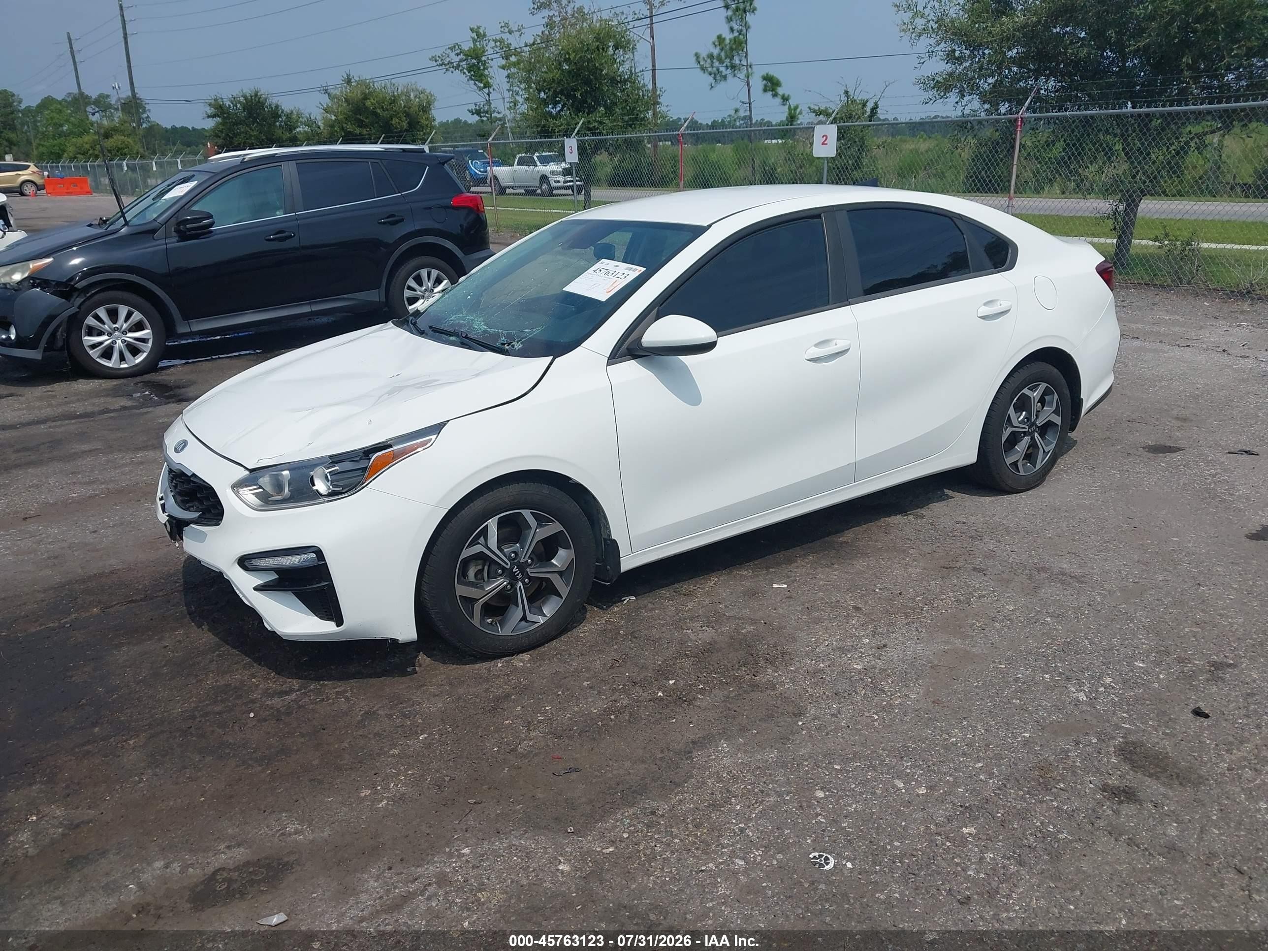 2019 Kia Forte Lxs White vin: 3KPF24AD6KE104841