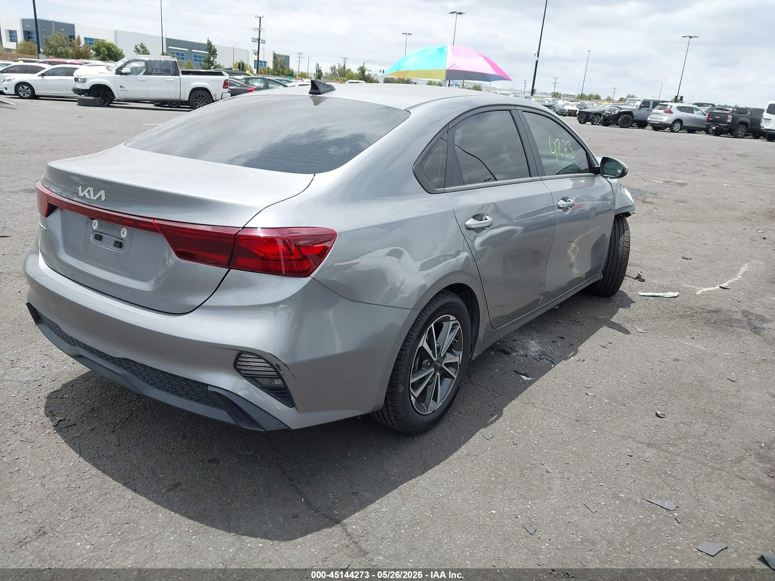 2022 Kia Forte Lxs Gray vin: 3KPF24AD6NE426982