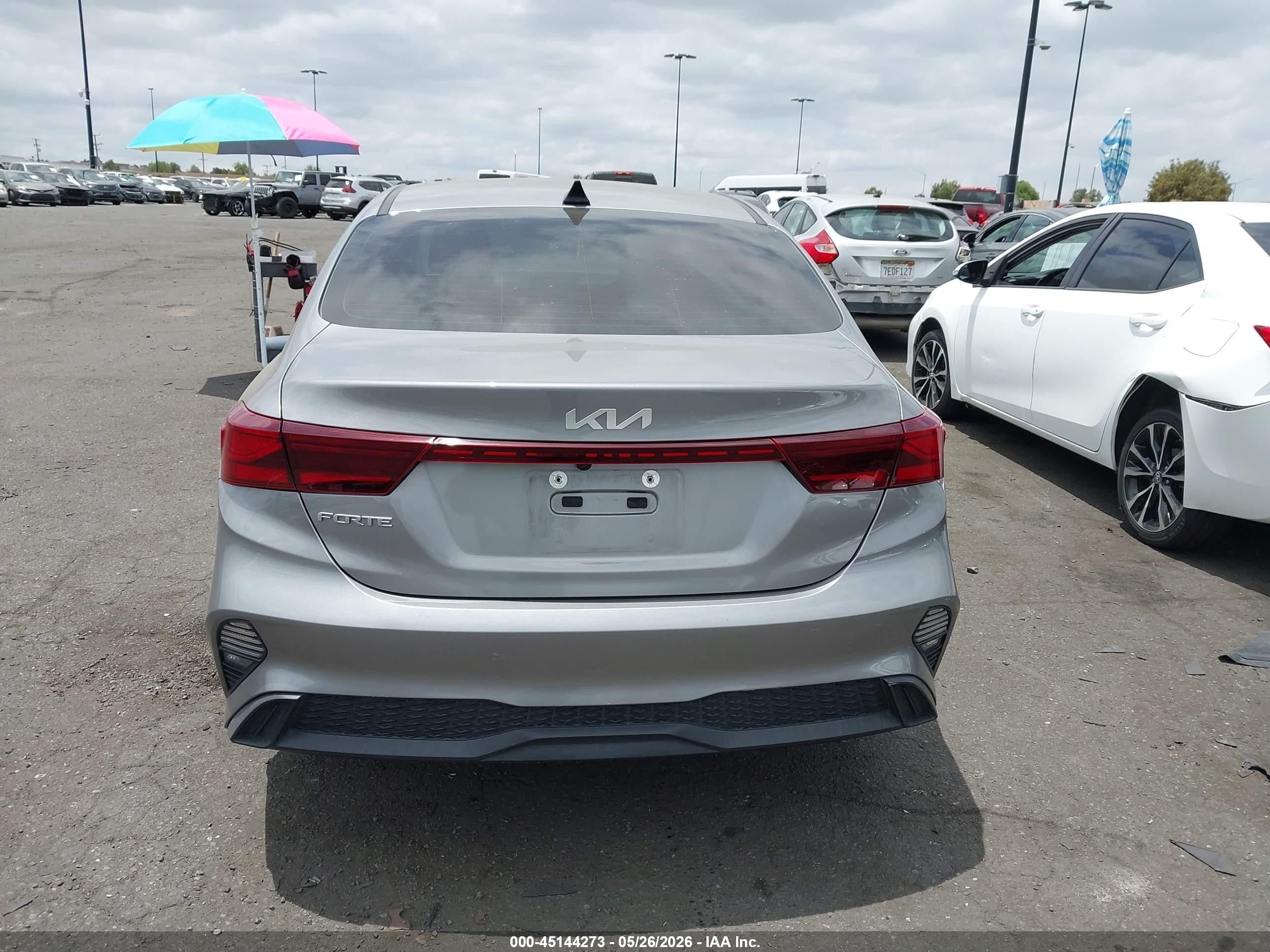 2022 Kia Forte Lxs Gray vin: 3KPF24AD6NE426982