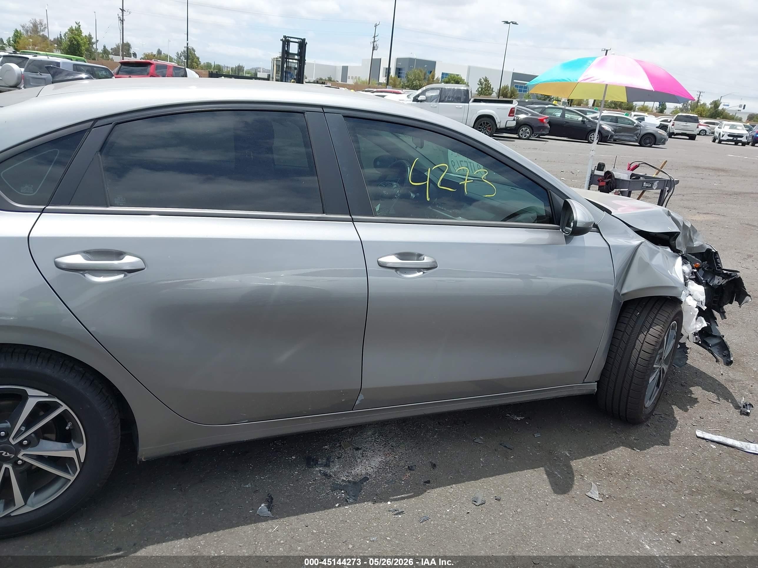 2022 Kia Forte Lxs Gray vin: 3KPF24AD6NE426982