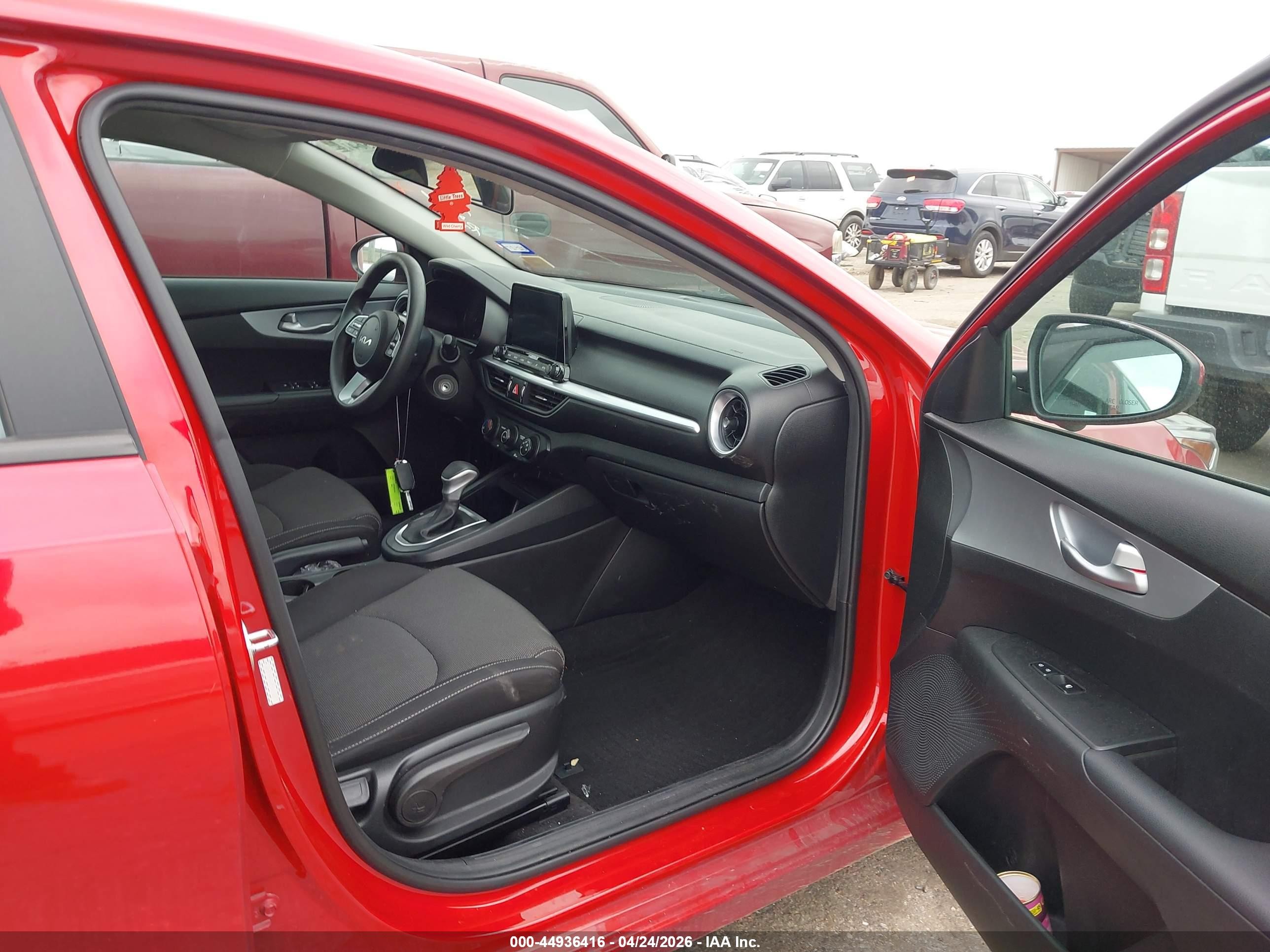 2023 Kia Forte Lxs Red vin: 3KPF24AD6PE565559