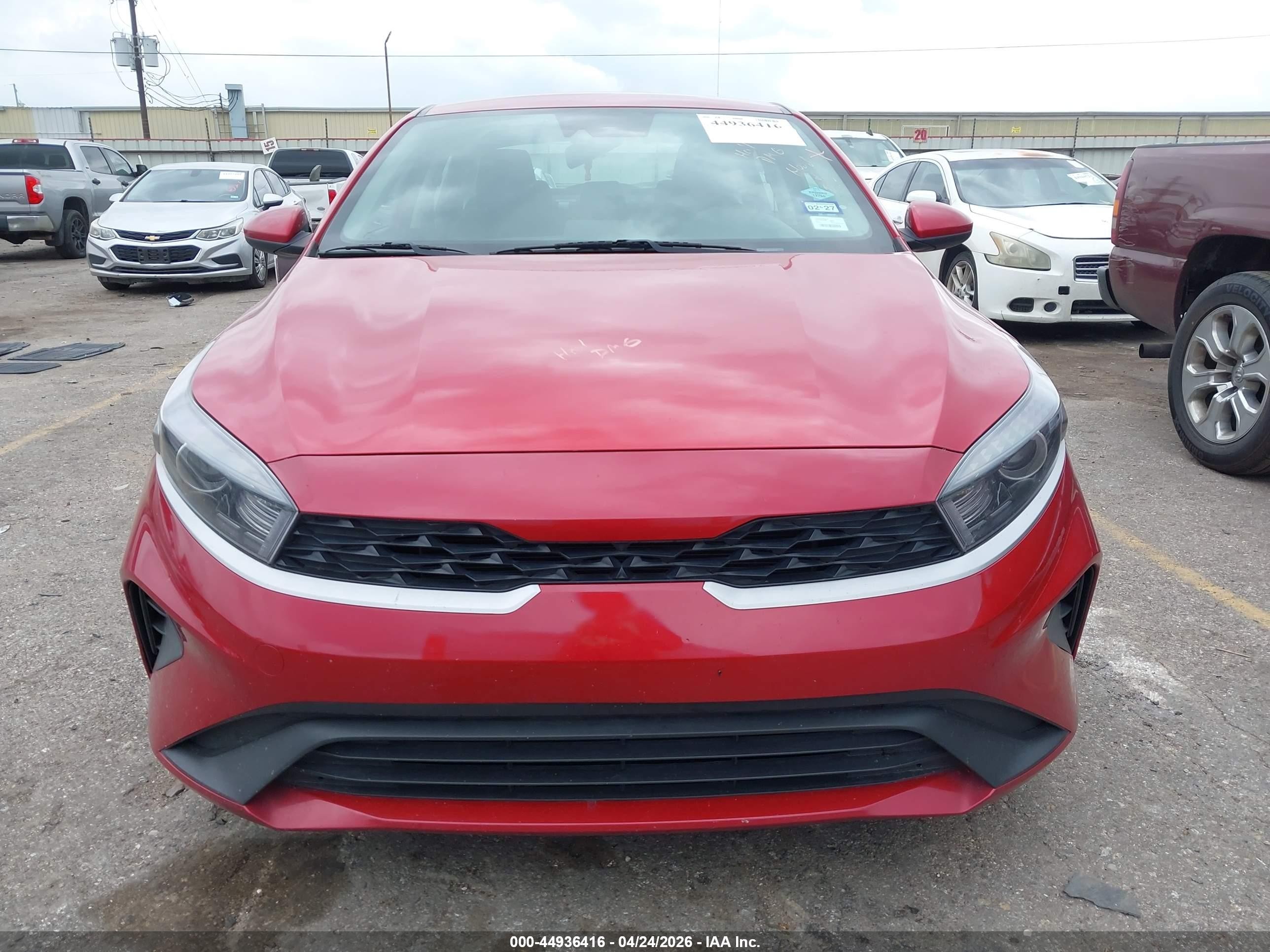 2023 Kia Forte Lxs Red vin: 3KPF24AD6PE565559