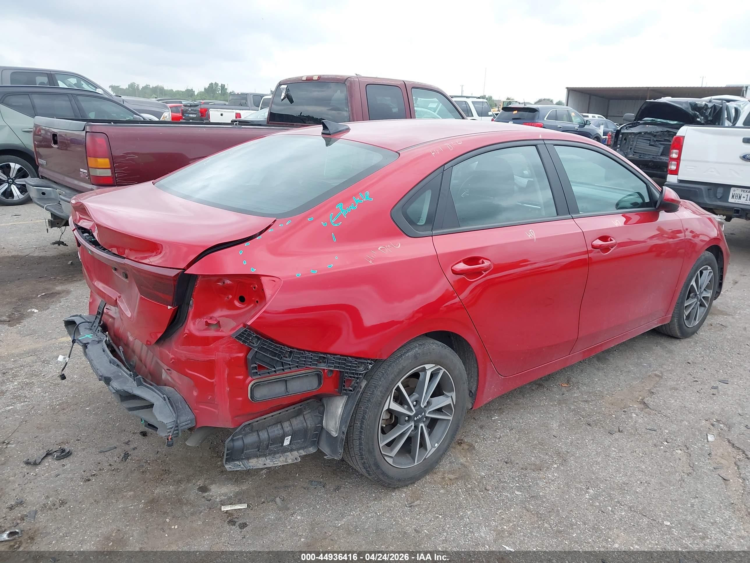 2023 Kia Forte Lxs Red vin: 3KPF24AD6PE565559