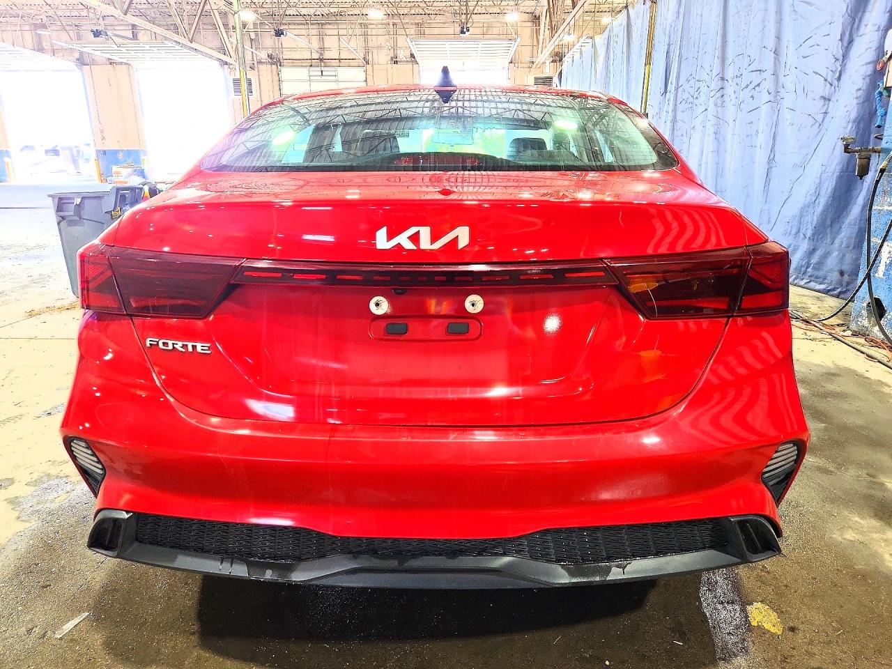2023 Kia Forte Lxs Red vin: 3KPF24AD6PE592101