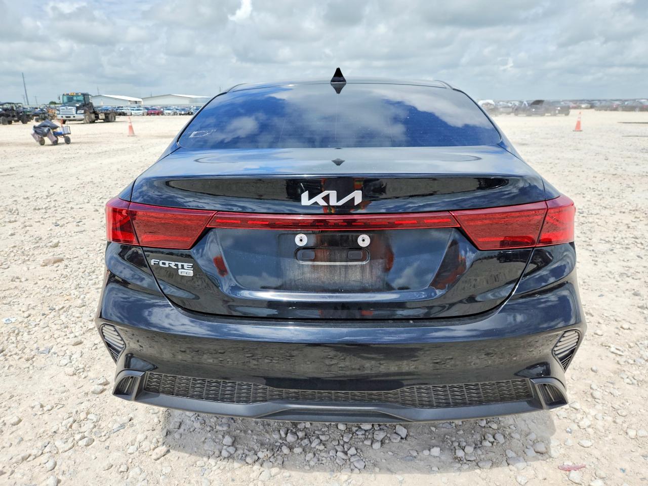 2023 Kia Forte Lx Black vin: 3KPF24AD6PE677519