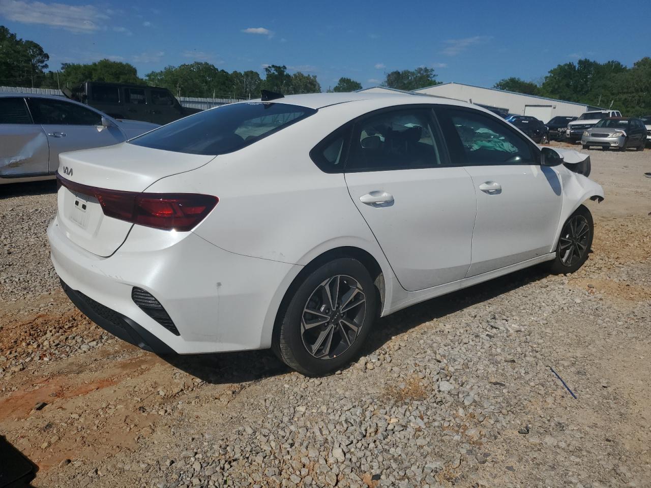 2024 Kia Forte Lx White vin: 3KPF24AD6RE826336