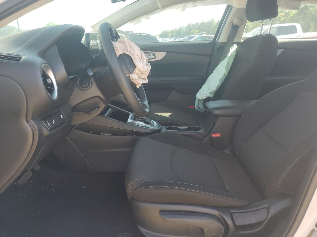2024 Kia Forte Lx White vin: 3KPF24AD6RE826336