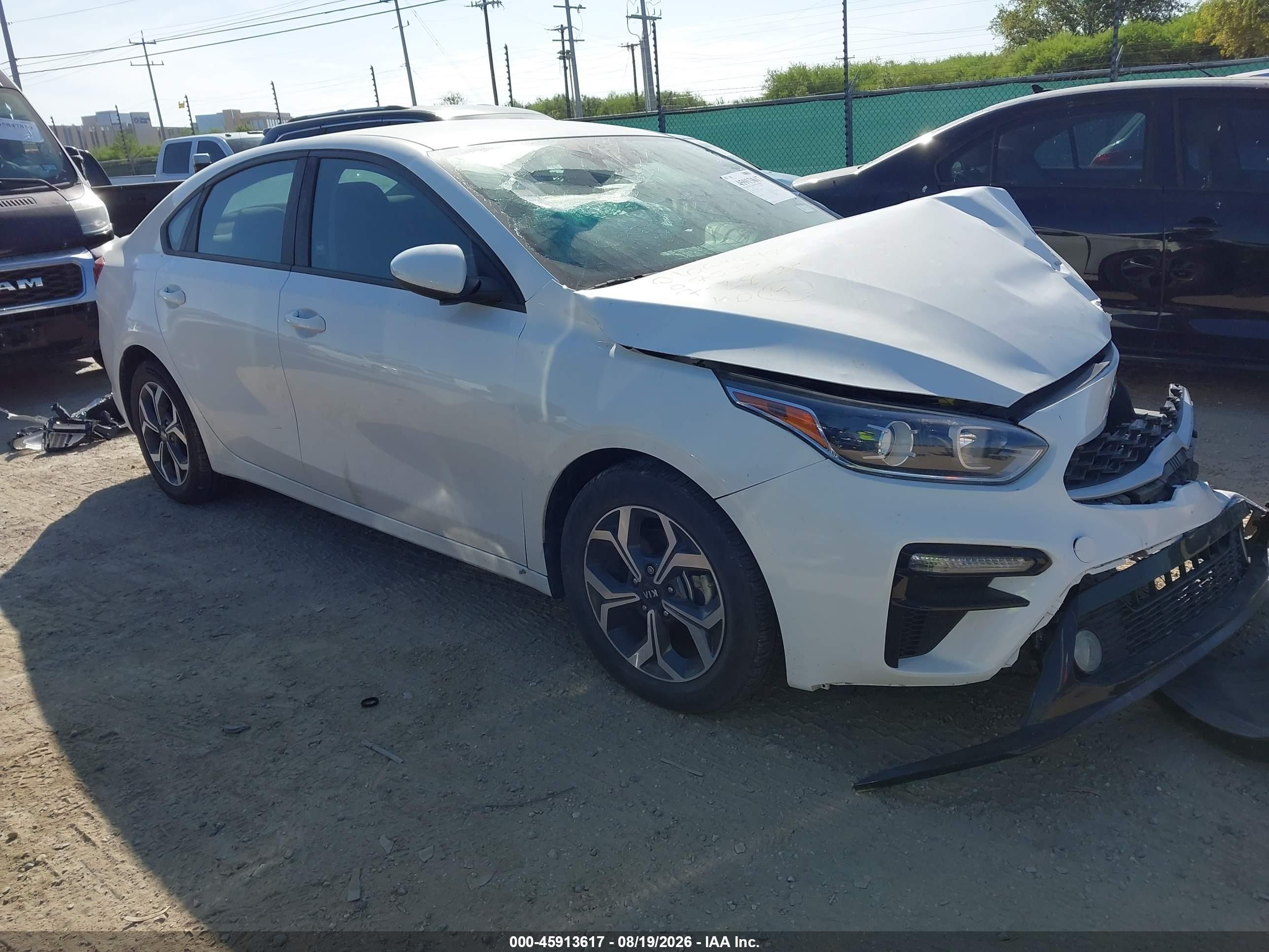 2019 Kia Forte Lxs Белый vin: 3KPF24AD7KE075351