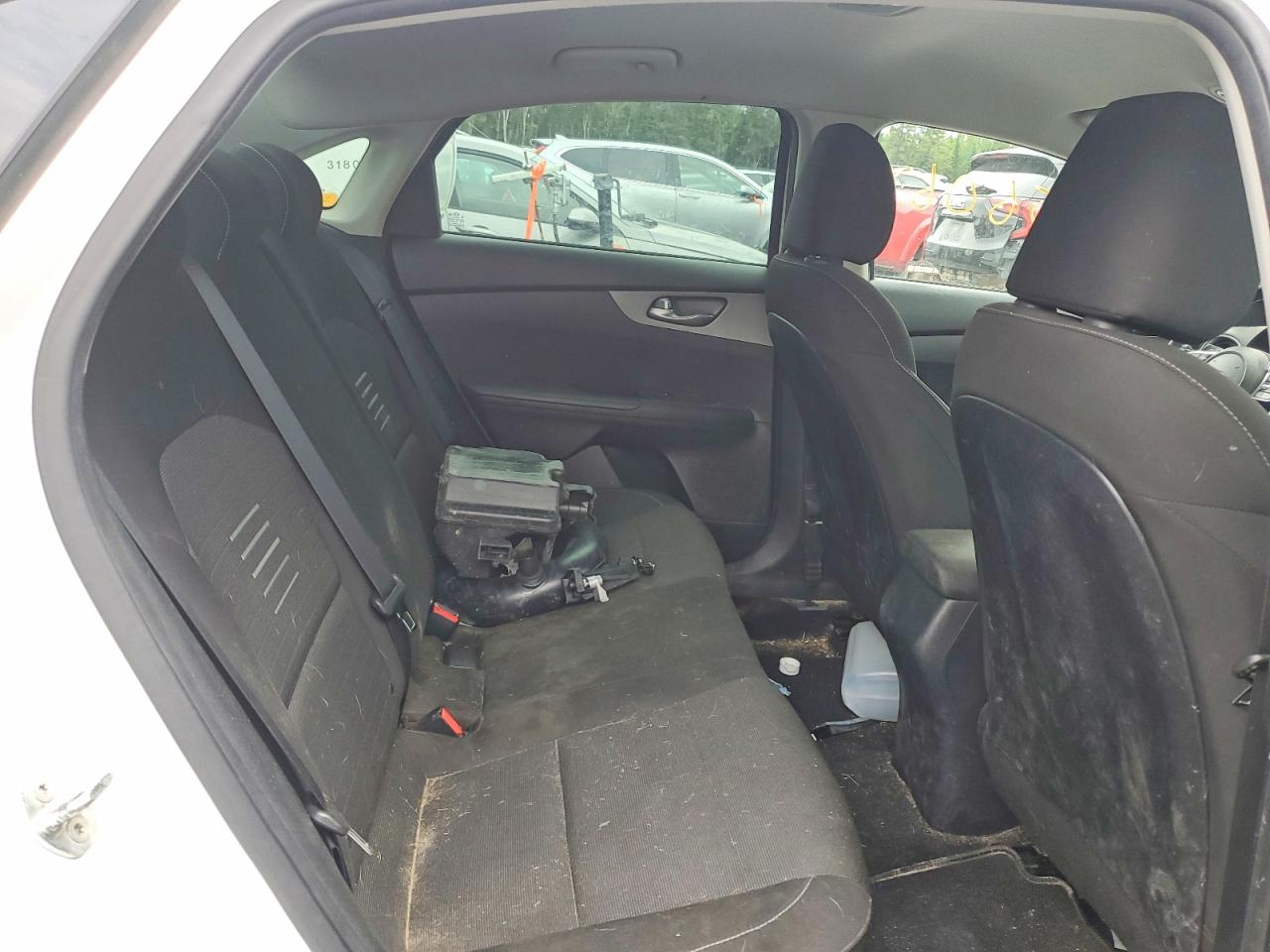 2019 Kia Forte Fe White vin: 3KPF24AD7KE077570