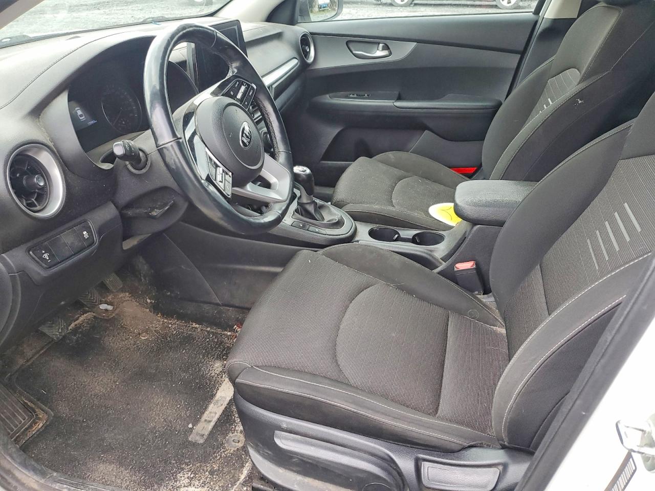 2019 Kia Forte Fe White vin: 3KPF24AD7KE077570