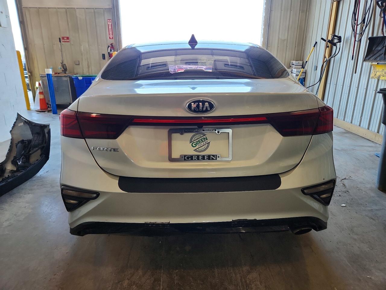 2021 Kia Forte Lxs Silver vin: 3KPF24AD7ME266822