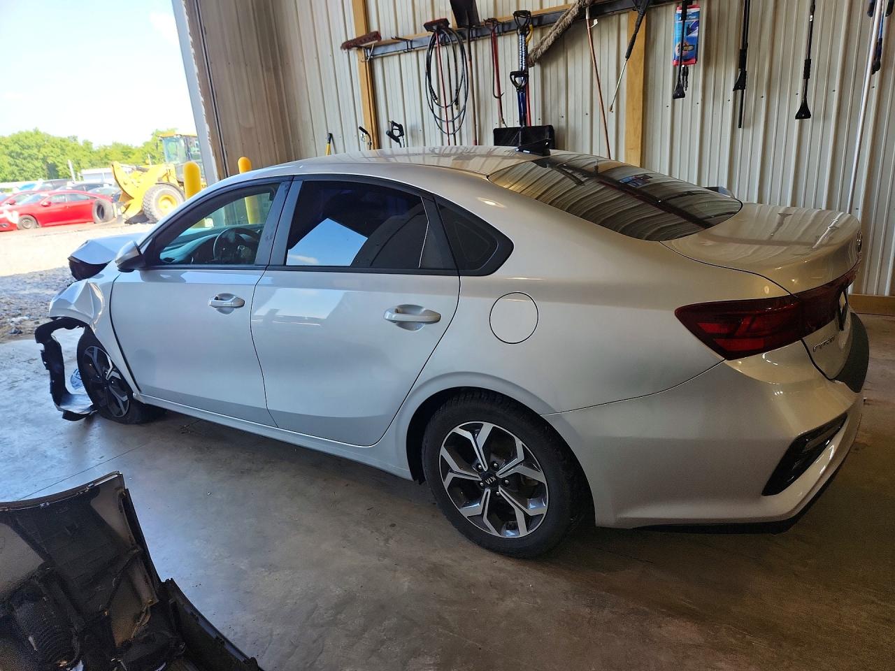 2021 Kia Forte Lxs Silver vin: 3KPF24AD7ME266822