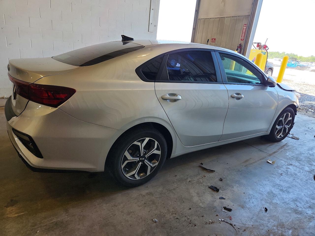 2021 Kia Forte Lxs Silver vin: 3KPF24AD7ME266822