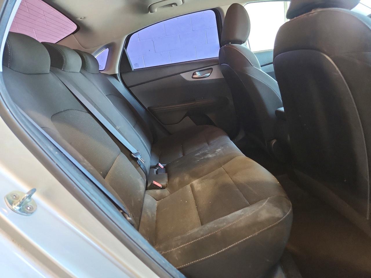 2021 Kia Forte Lxs Silver vin: 3KPF24AD7ME266822
