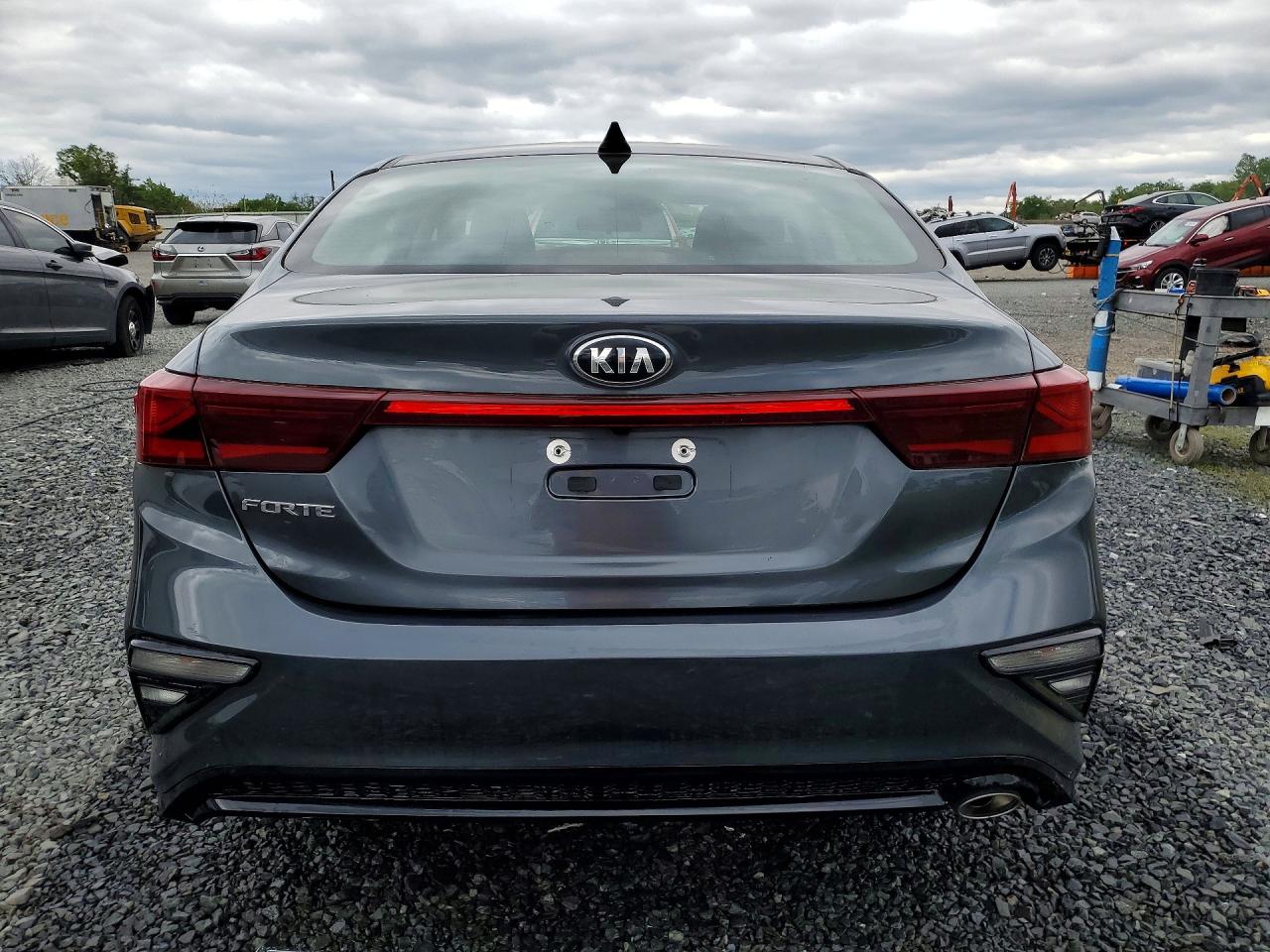 2021 Kia Forte Lxs Gray vin: 3KPF24AD7ME326209