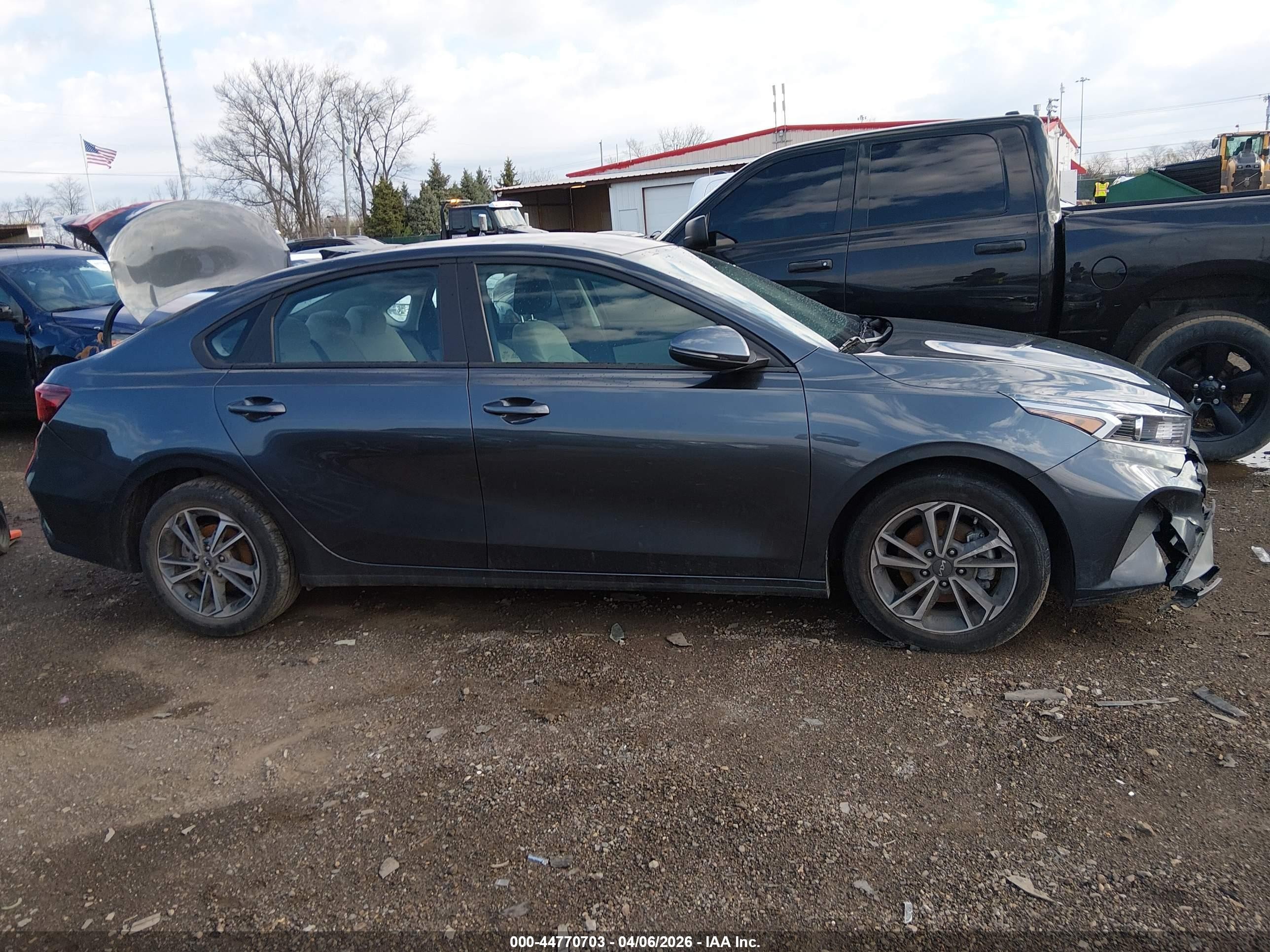 2023 Kia Forte Lxs Gray vin: 3KPF24AD7PE670868