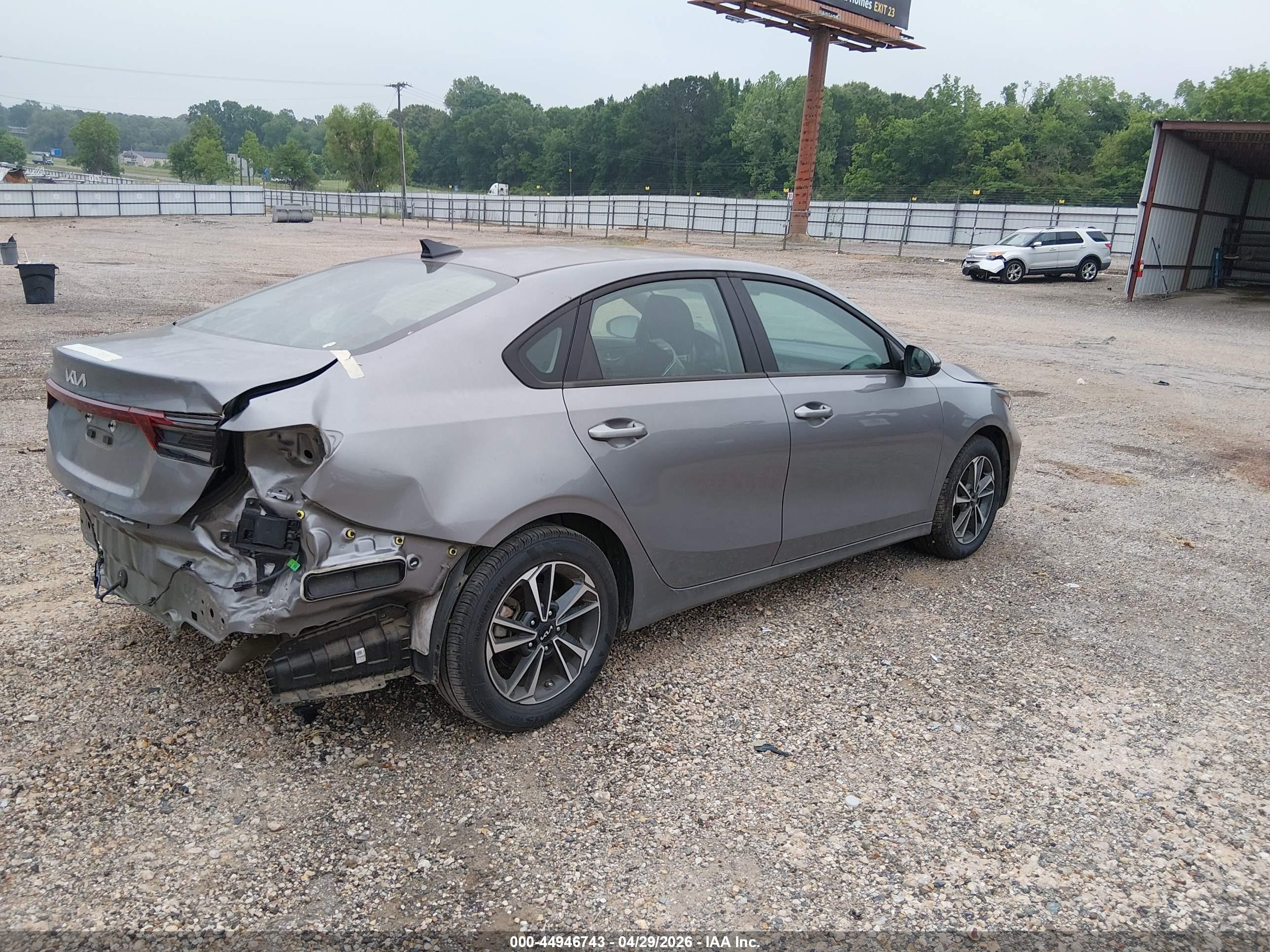 2024 Kia Forte Lxs Gray vin: 3KPF24AD7RE728688