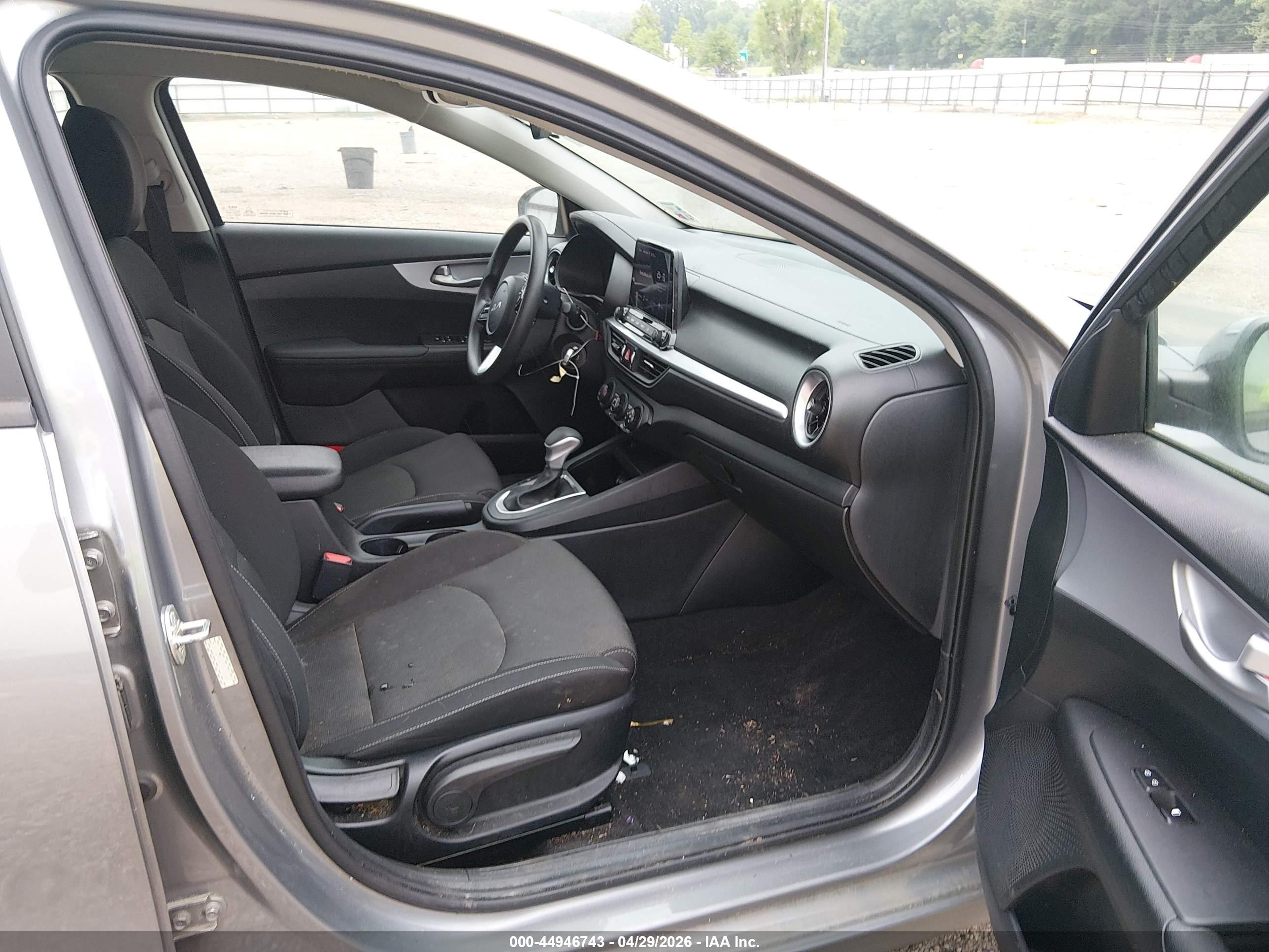 2024 Kia Forte Lxs Gray vin: 3KPF24AD7RE728688