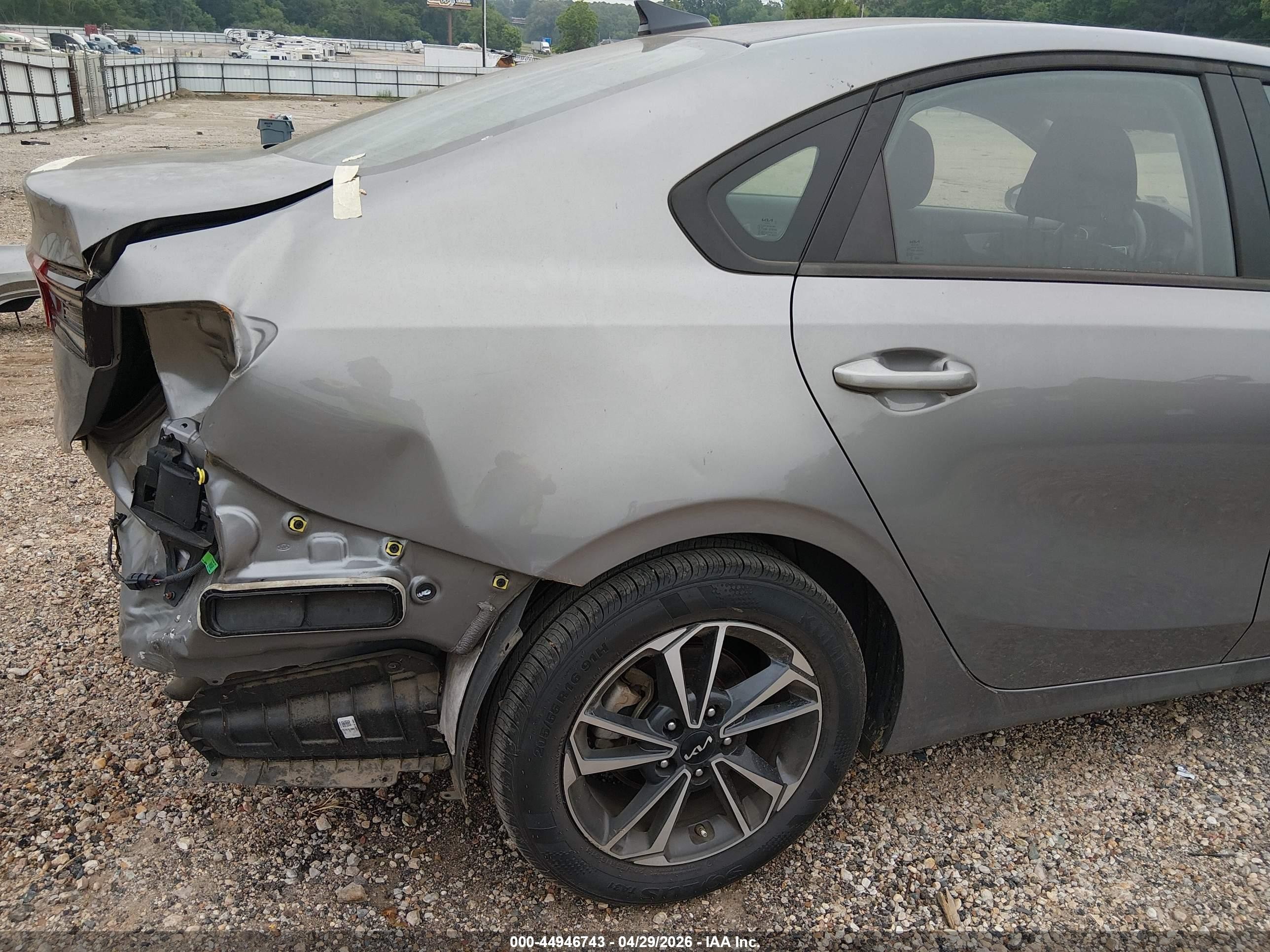 2024 Kia Forte Lxs Gray vin: 3KPF24AD7RE728688