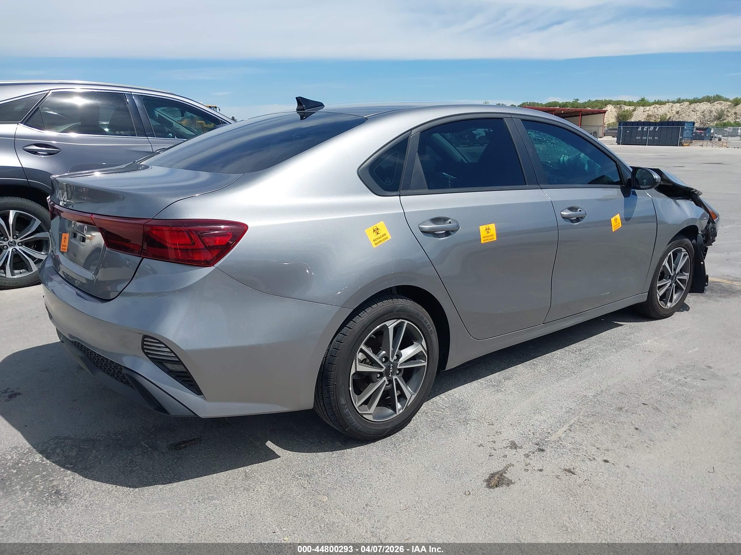 2024 Kia Forte Lxs Gray vin: 3KPF24AD7RE770049