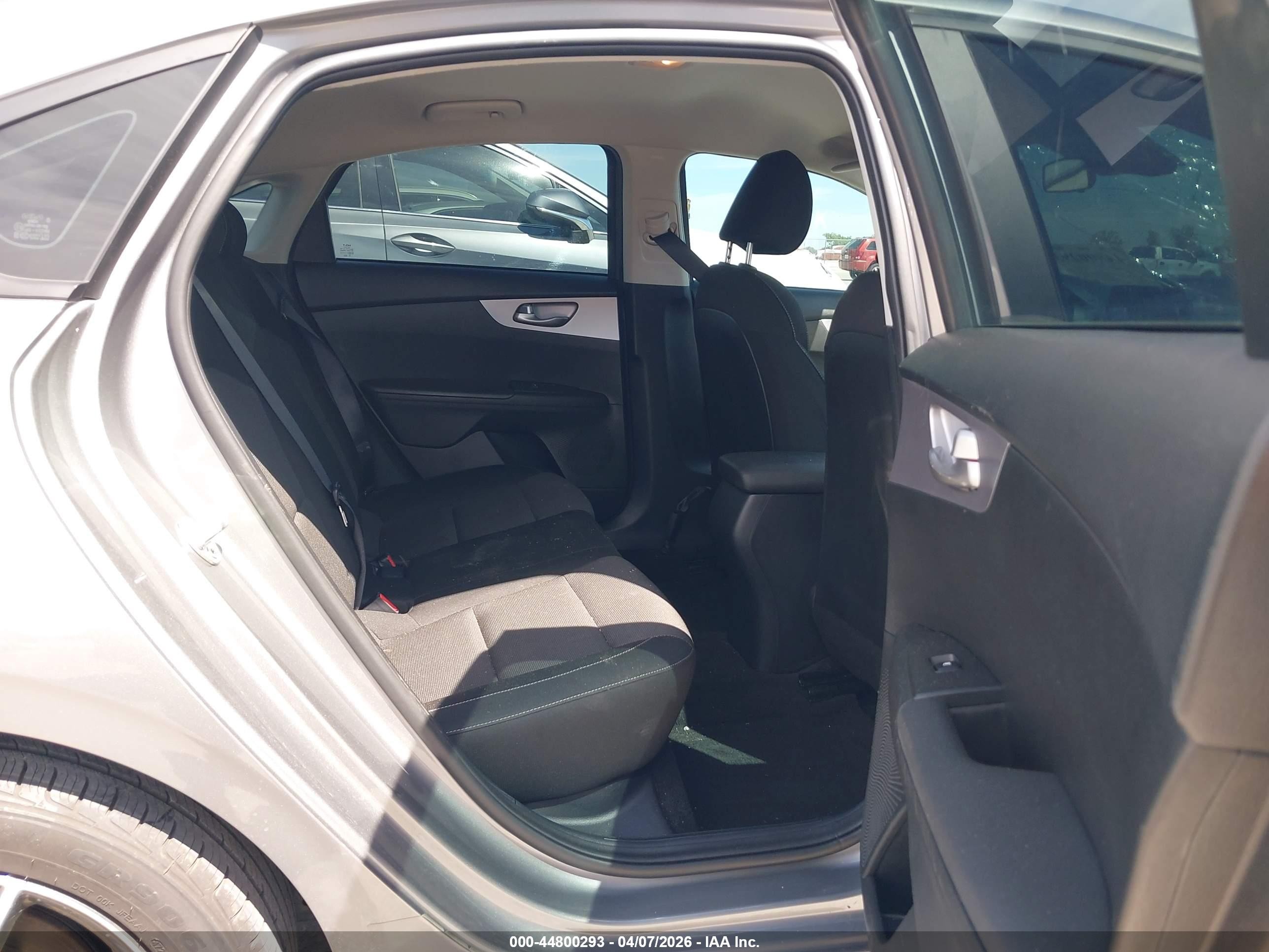 2024 Kia Forte Lxs Gray vin: 3KPF24AD7RE770049