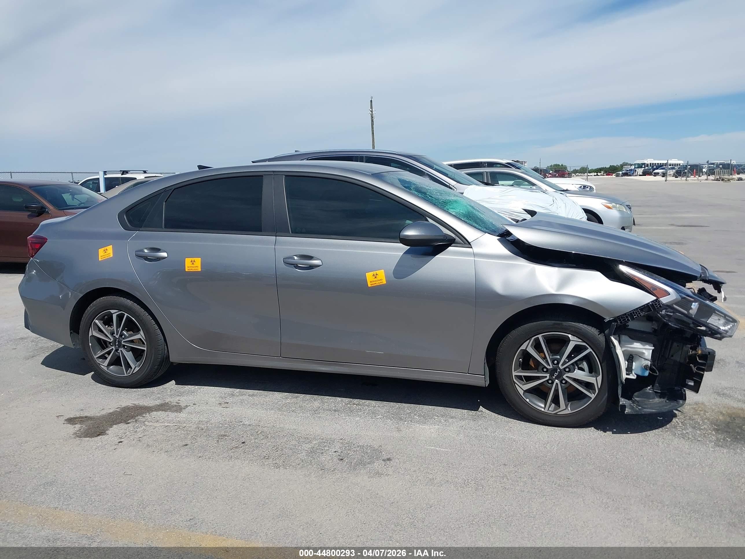 2024 Kia Forte Lxs Gray vin: 3KPF24AD7RE770049