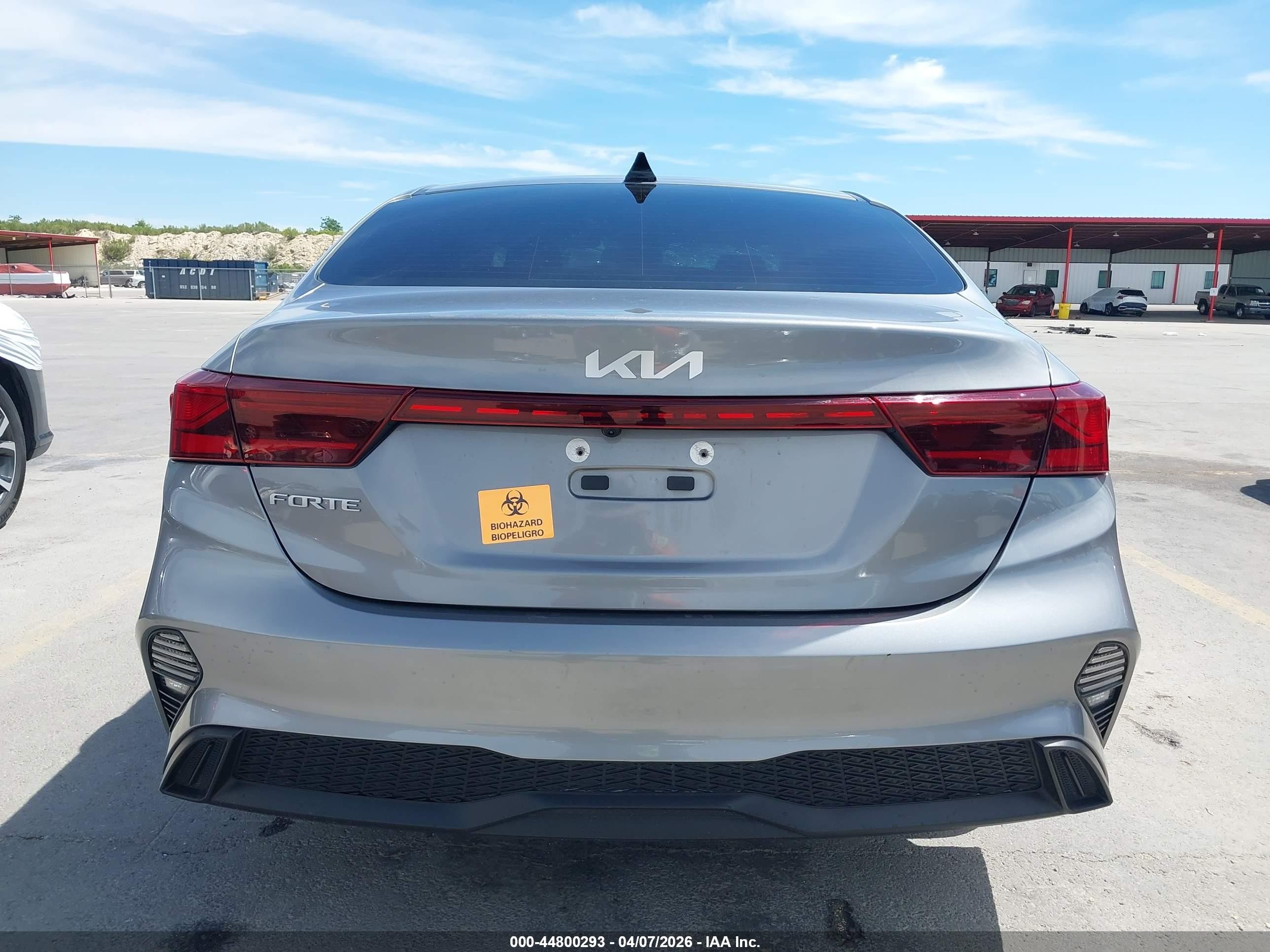 2024 Kia Forte Lxs Gray vin: 3KPF24AD7RE770049