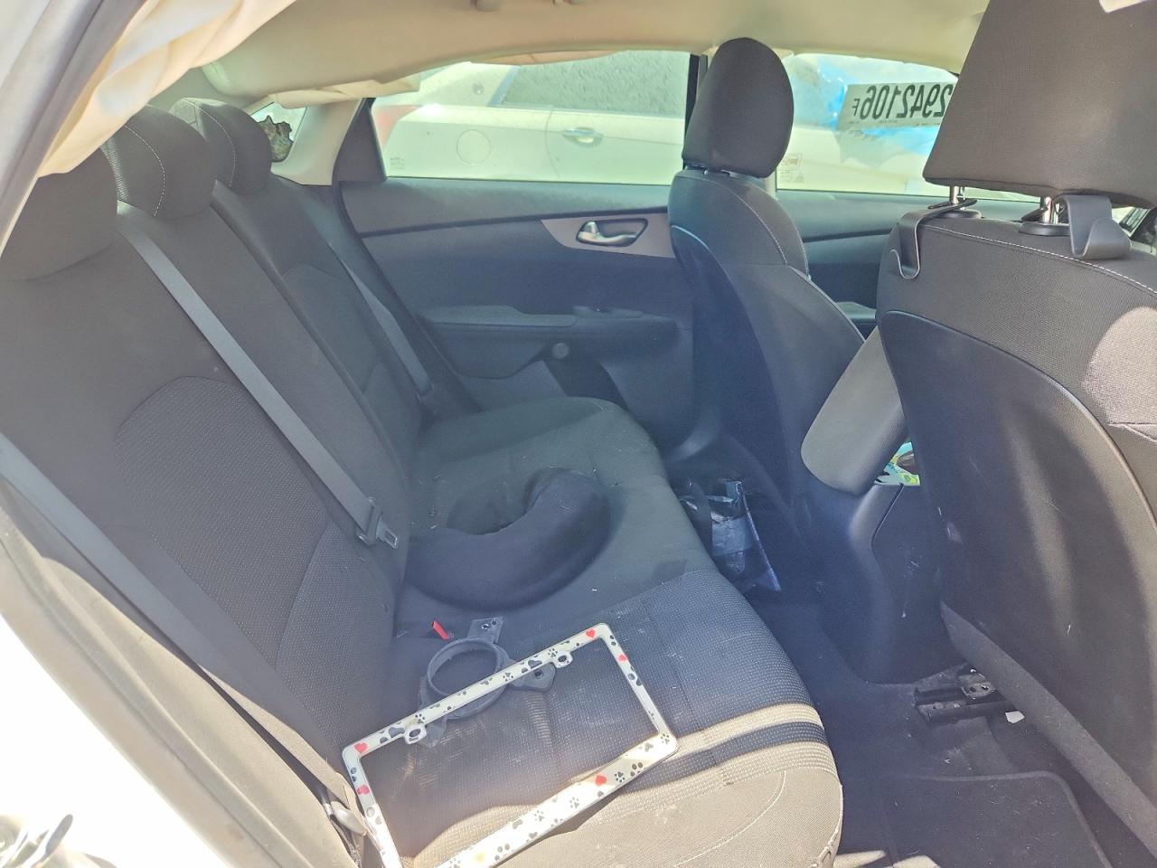 2020 Kia Forte Lxs White vin: 3KPF24AD8LE239630
