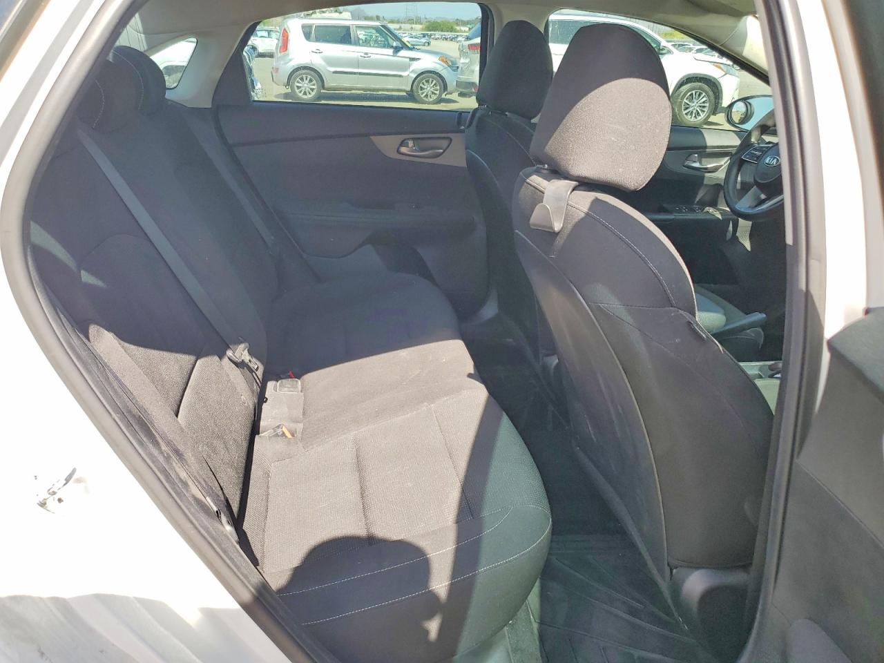 2021 Kia Forte Fe White vin: 3KPF24AD8ME275951