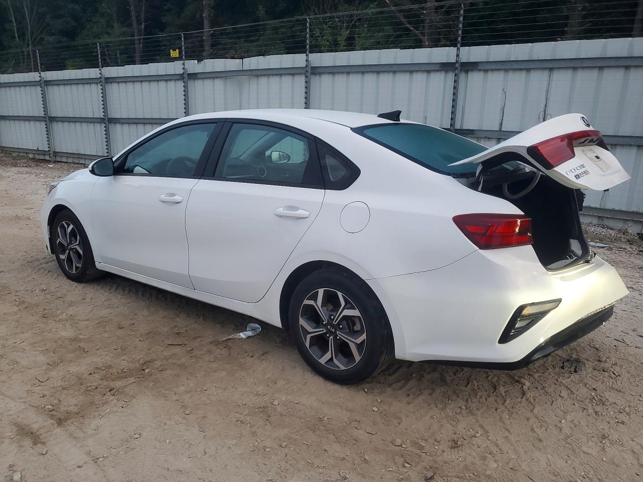 2021 Kia Forte Lxs White vin: 3KPF24AD8ME312366