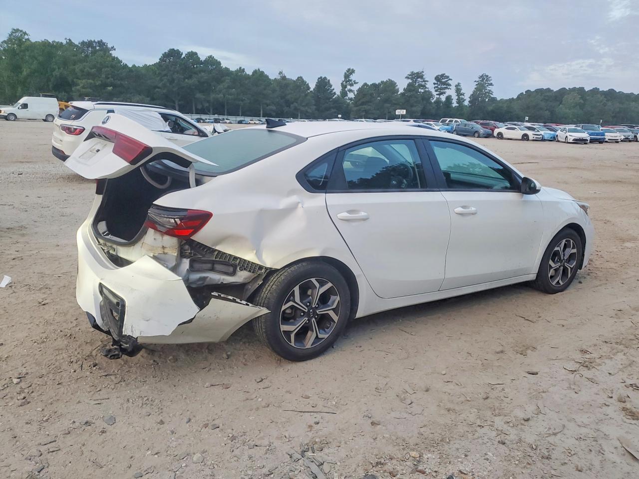 2021 Kia Forte Lxs White vin: 3KPF24AD8ME312366