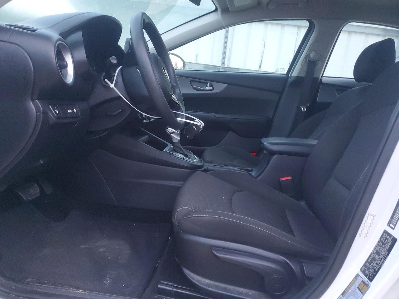 2021 Kia Forte Lxs White vin: 3KPF24AD8ME312366